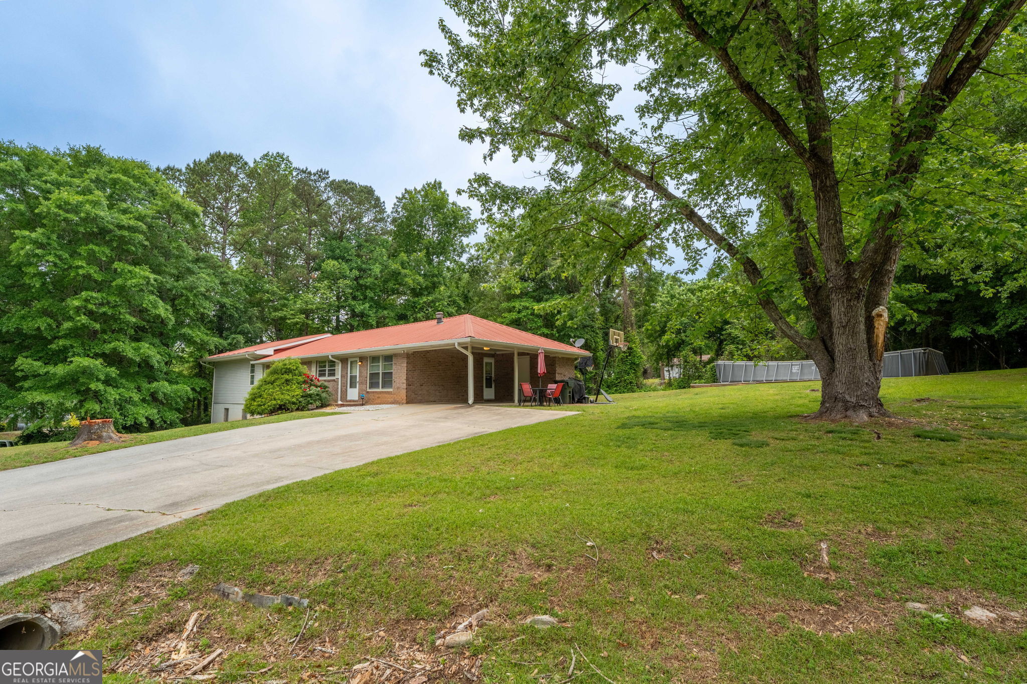 84 Lovell Circle Property Photo 1