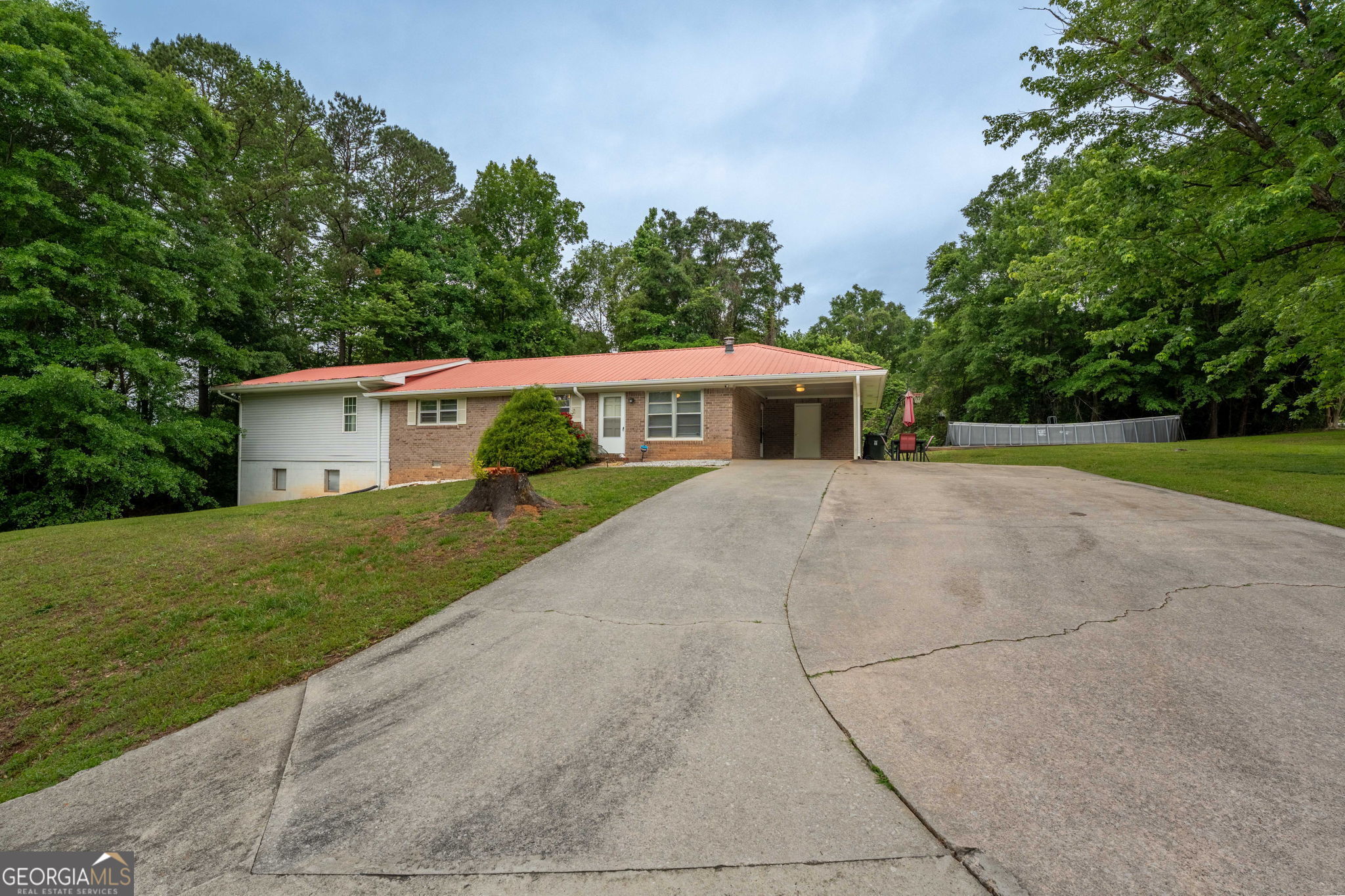 84 Lovell Circle Property Photo 3