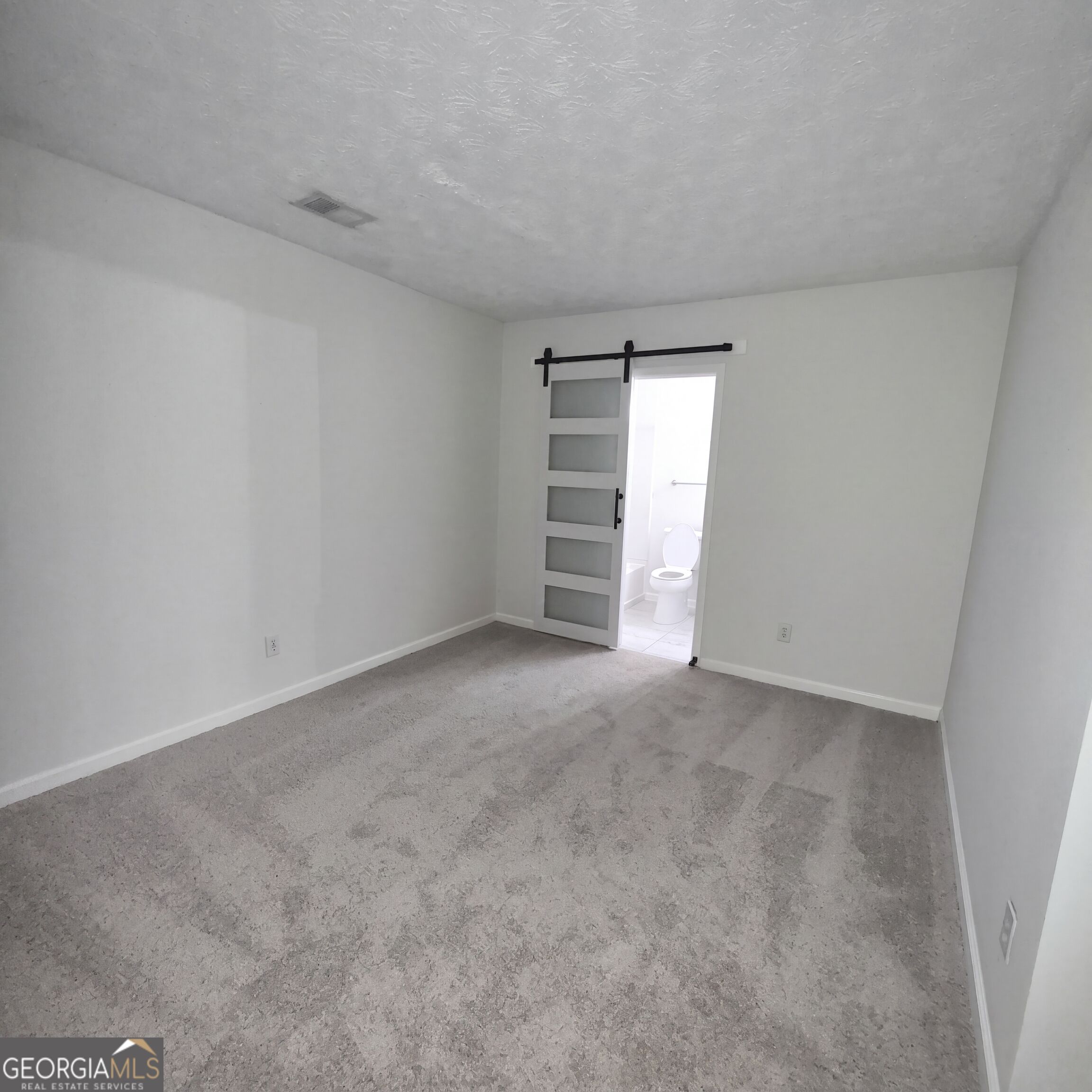 1783 Barrington Overlook Property Photo 4