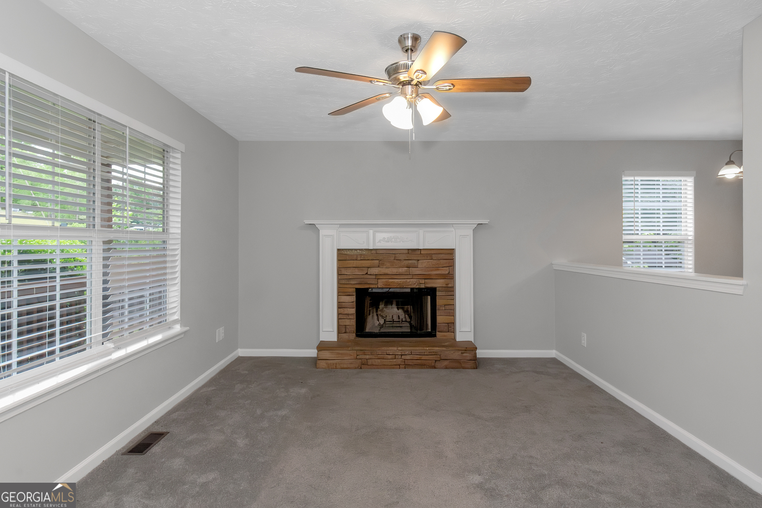564 Rustin Drive Property Photo 4