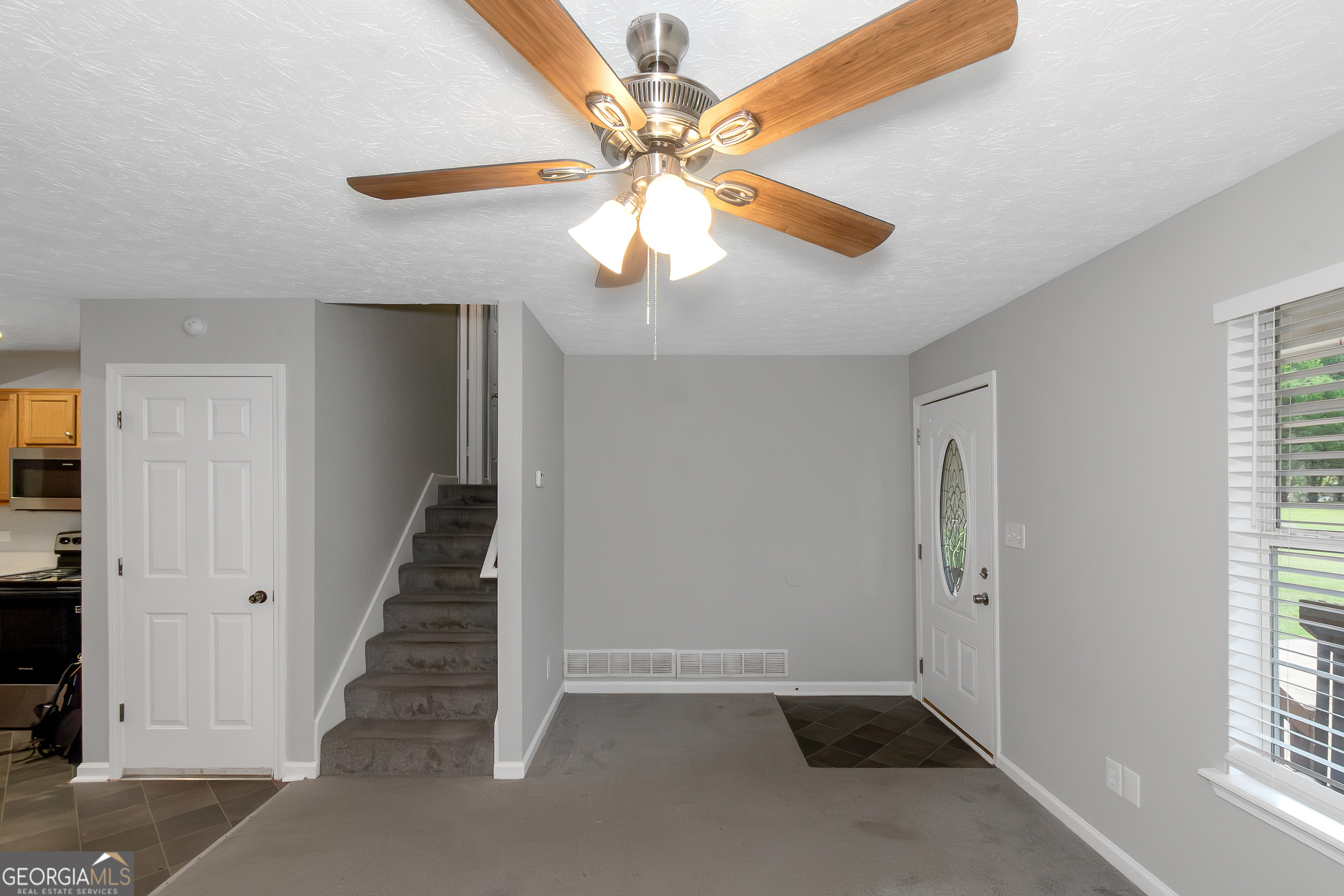 564 Rustin Drive Property Photo 5