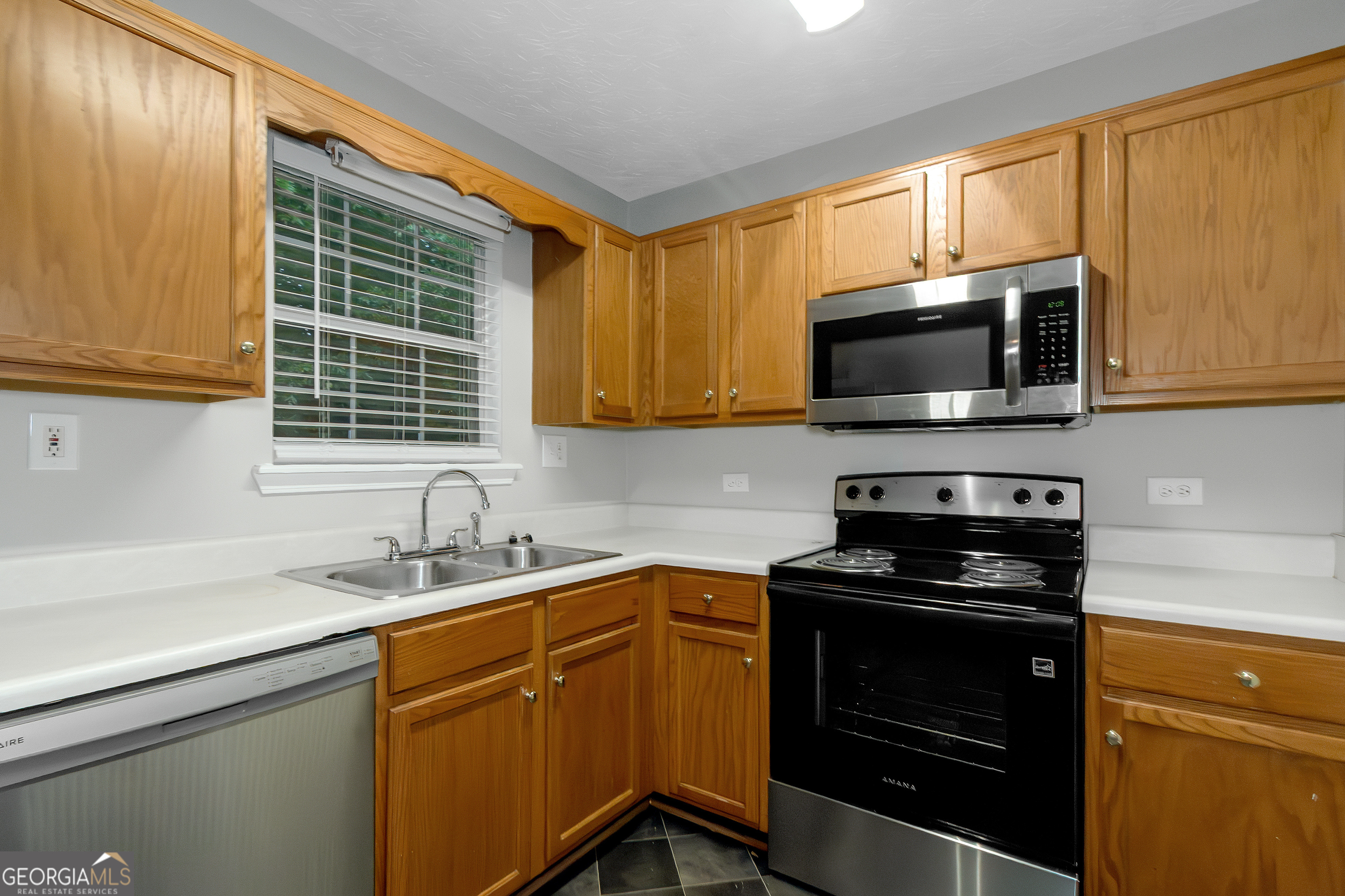 564 Rustin Drive Property Photo 9