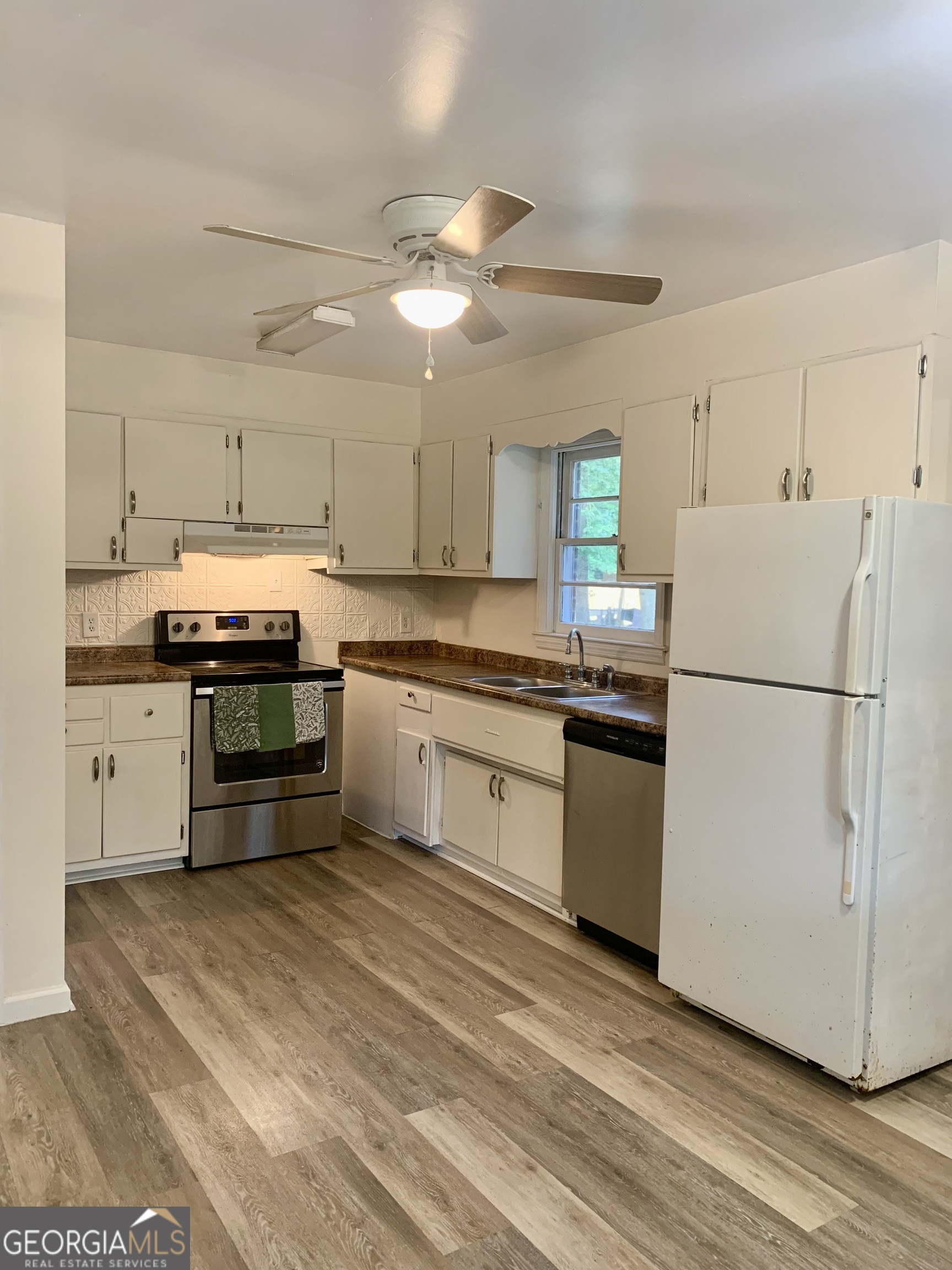 416 Rogers Road Property Photo 6