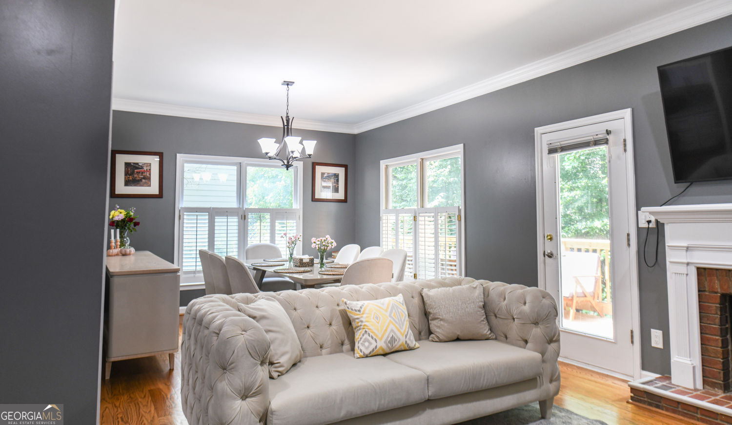 304 Bridle Path Property Photo 4