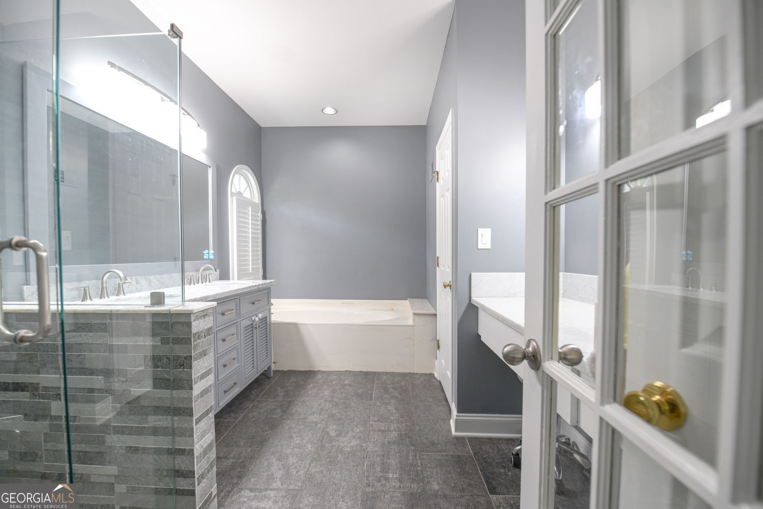 304 Bridle Path Property Photo 16