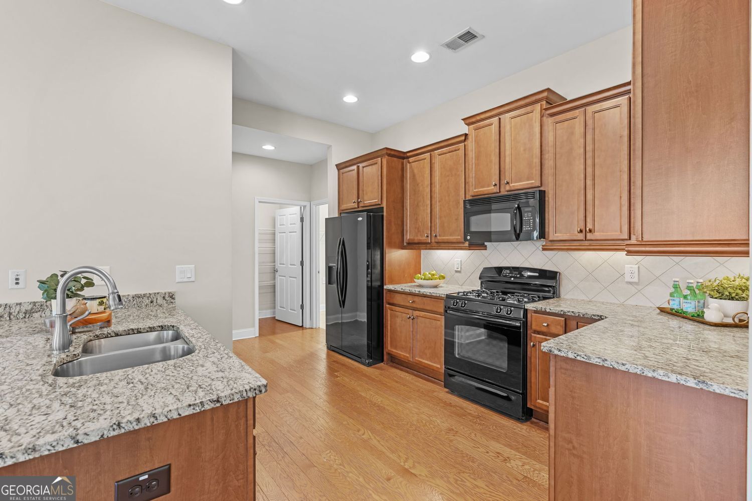 2716 Grapevine Circle Property Photo 16