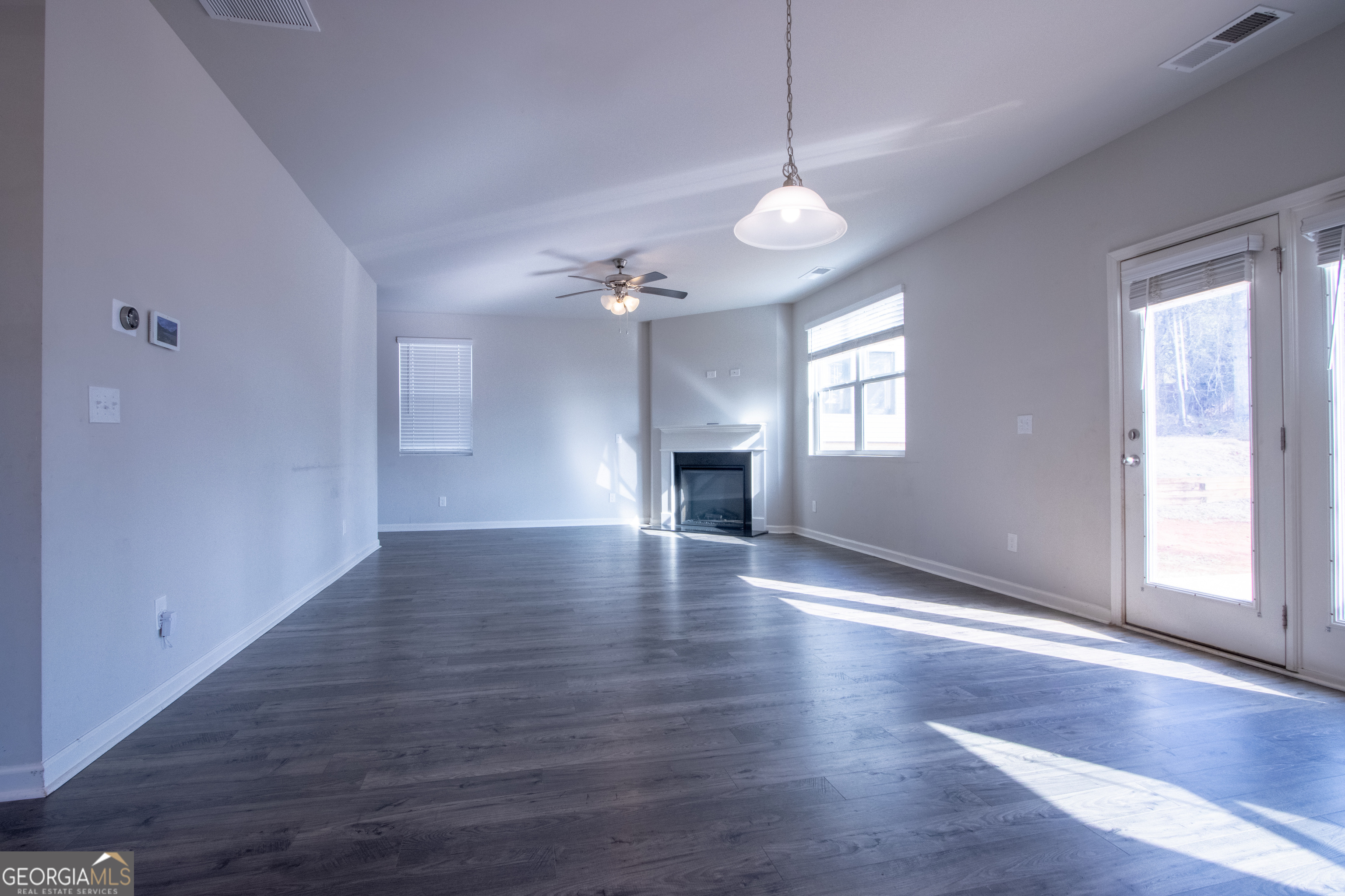 325 Park West Boulevard Property Photo 8