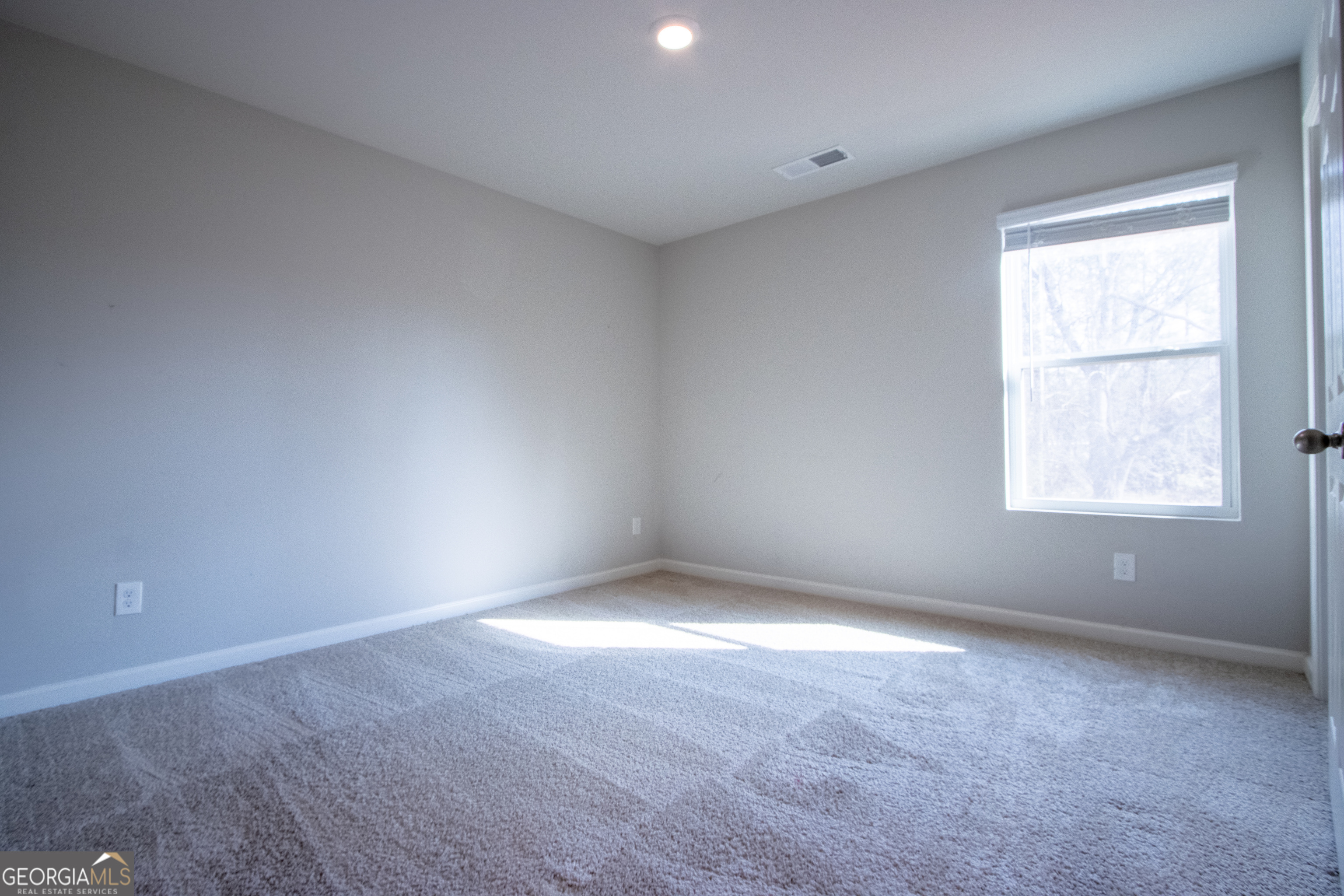 325 Park West Boulevard Property Photo 16