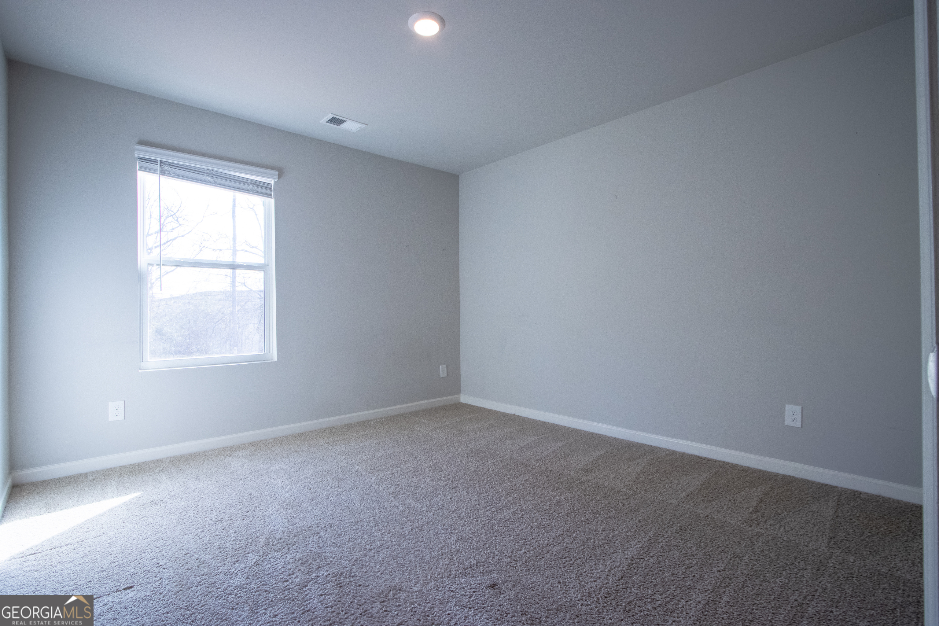 325 Park West Boulevard Property Photo 18