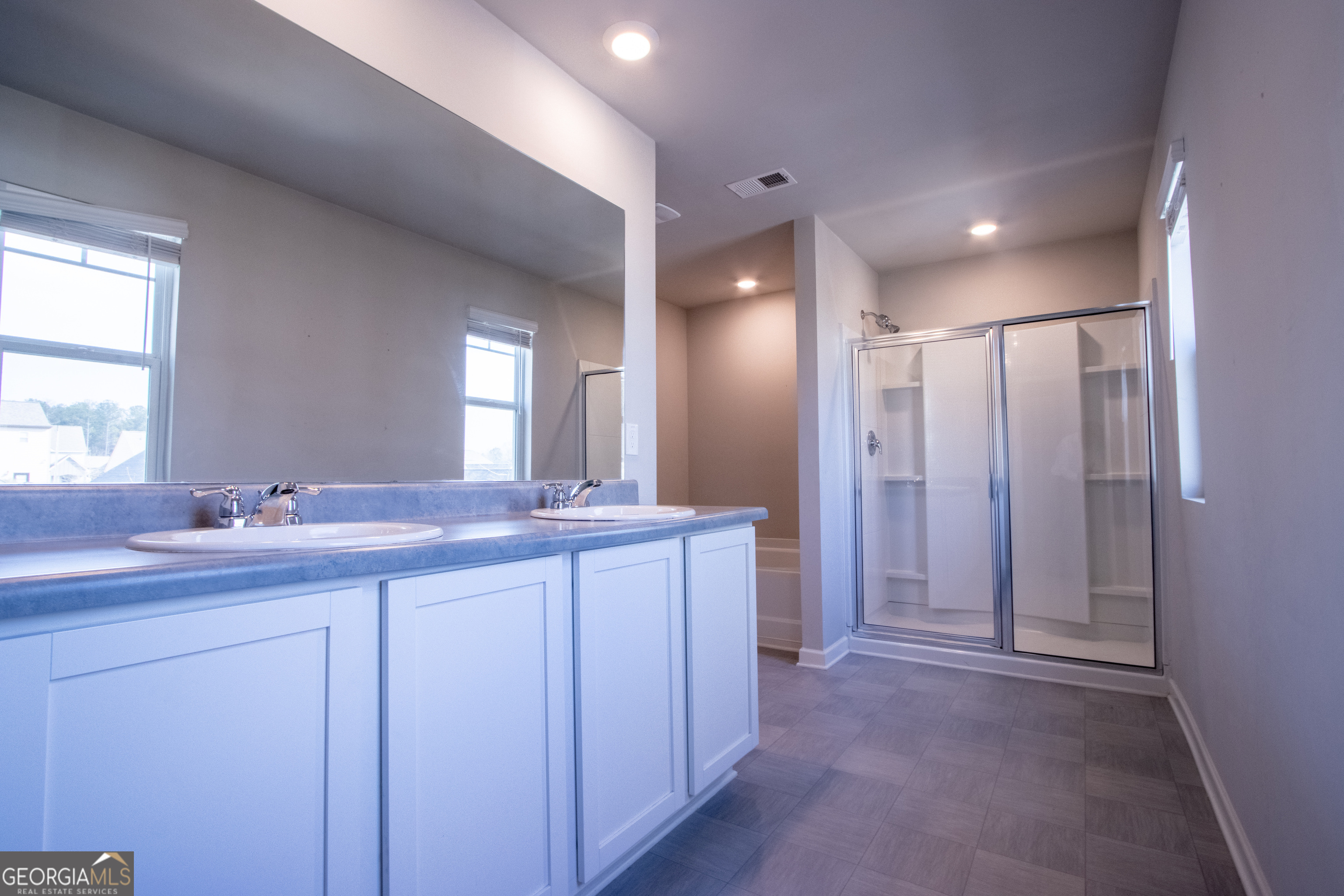 325 Park West Boulevard Property Photo 28