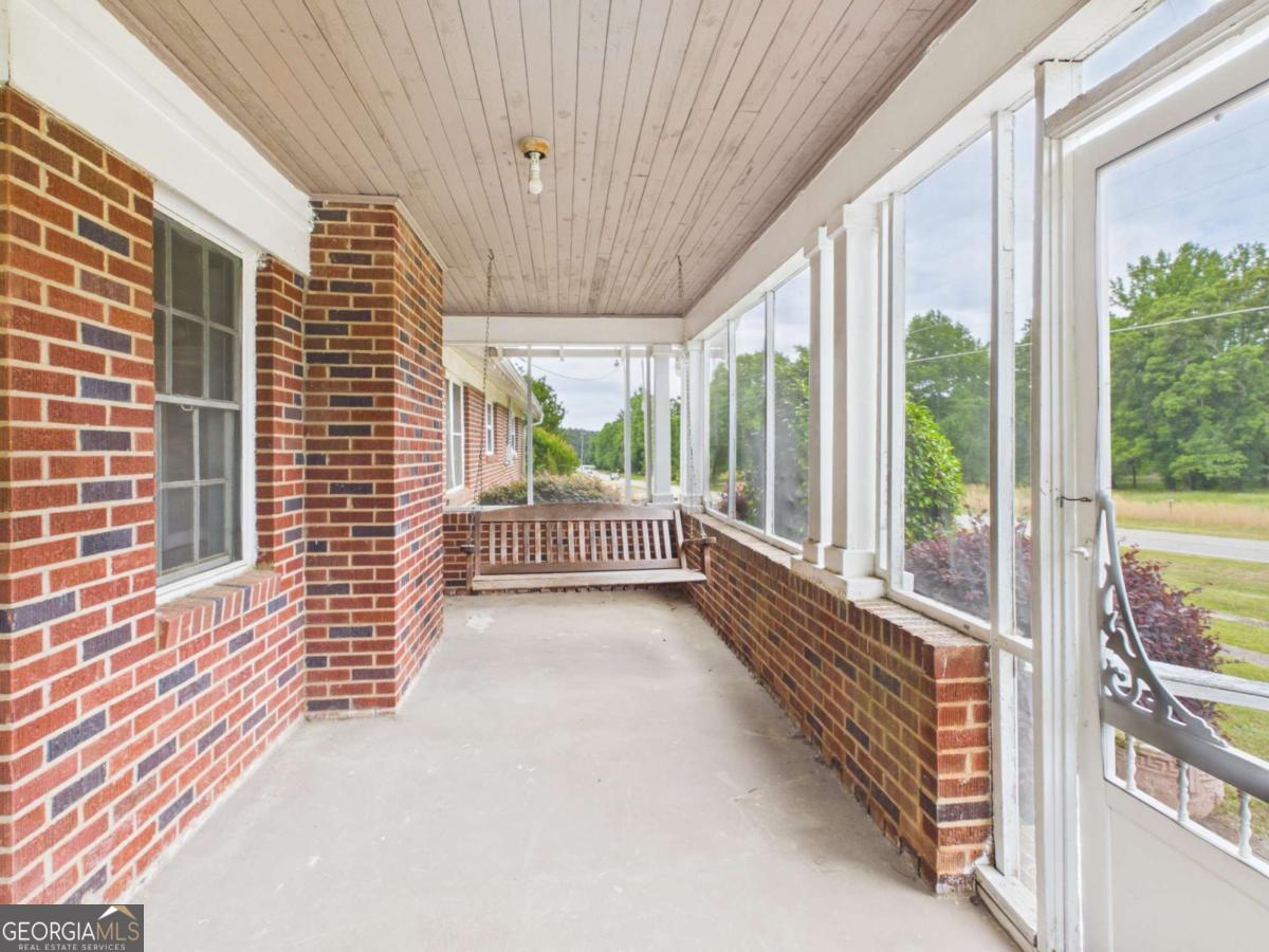 1600 Mcnutt Creek Road Property Photo 3
