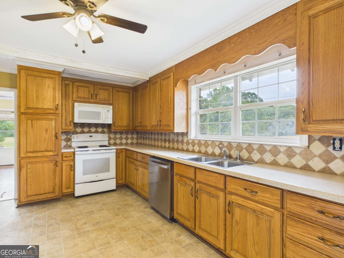 1600 Mcnutt Creek Road Property Photo 8
