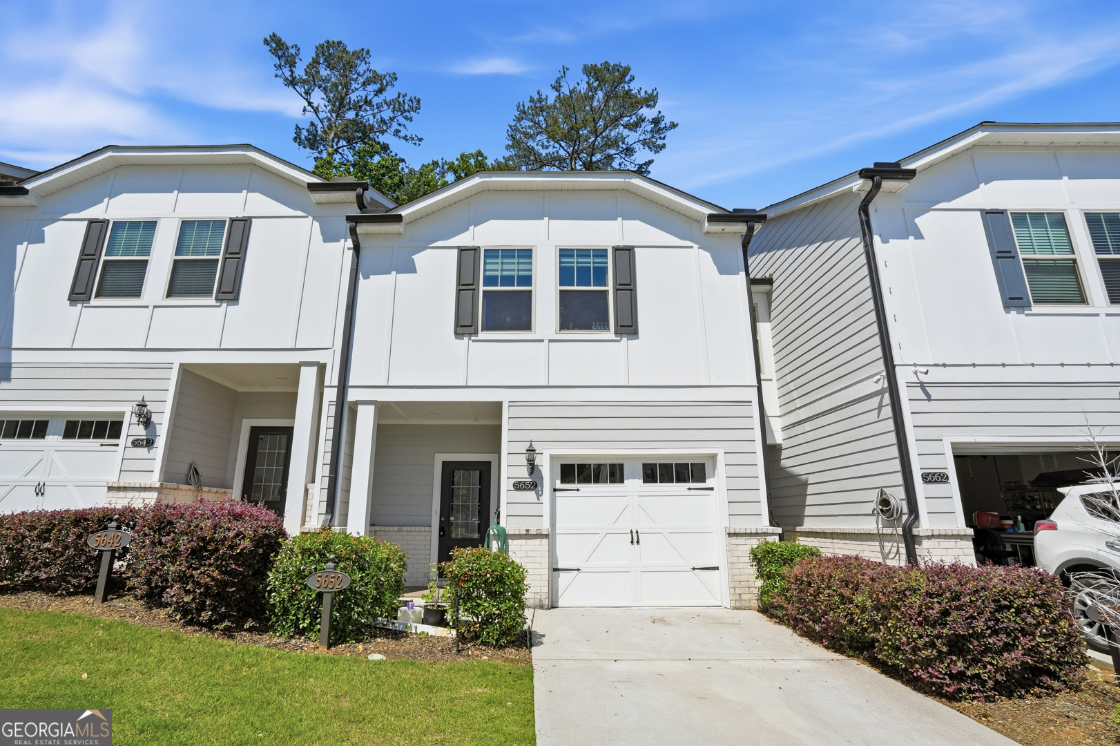 5652 Plain Field Lane Property Photo 1