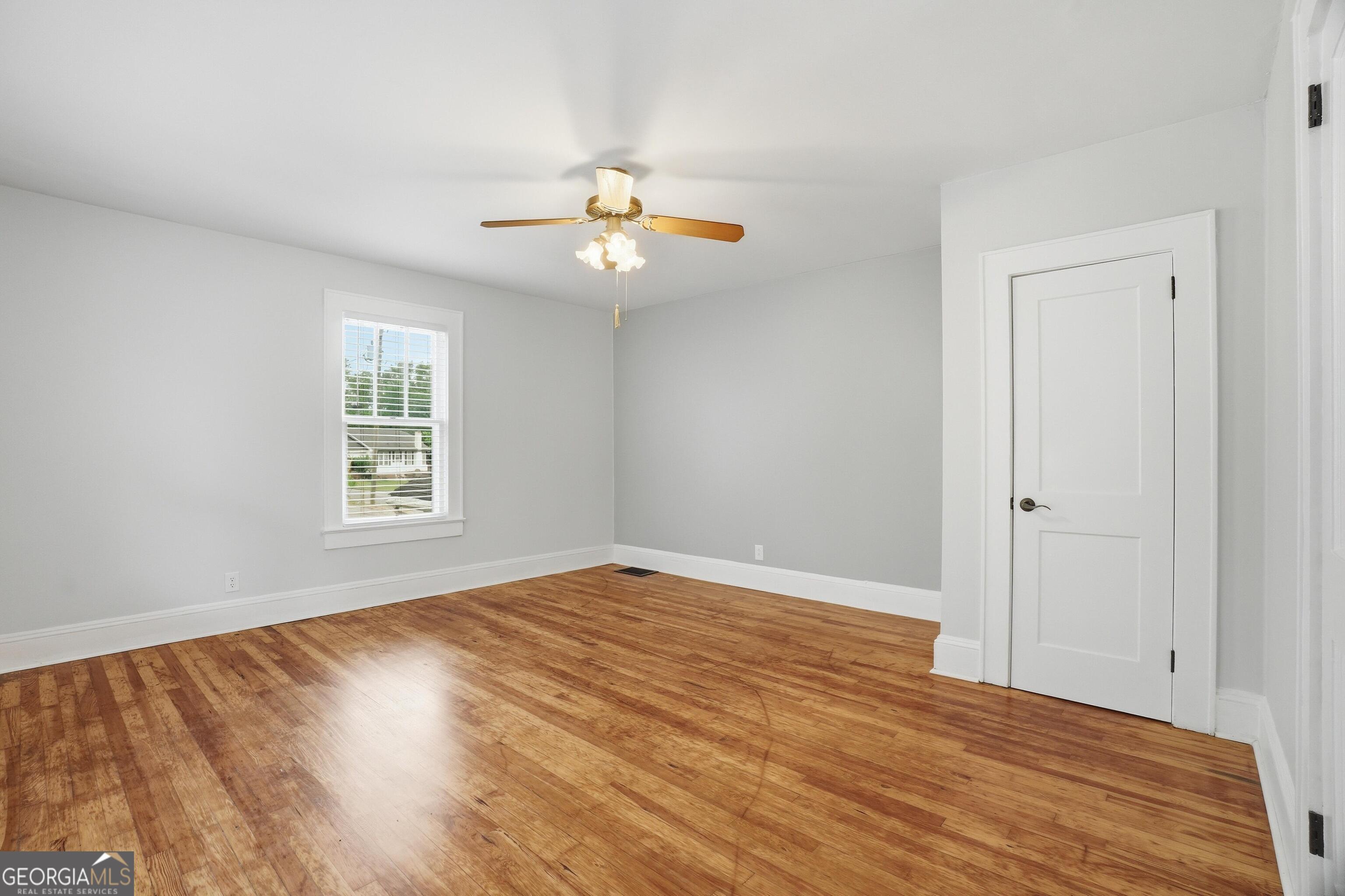 3022 Maple Road Se Property Photo 9