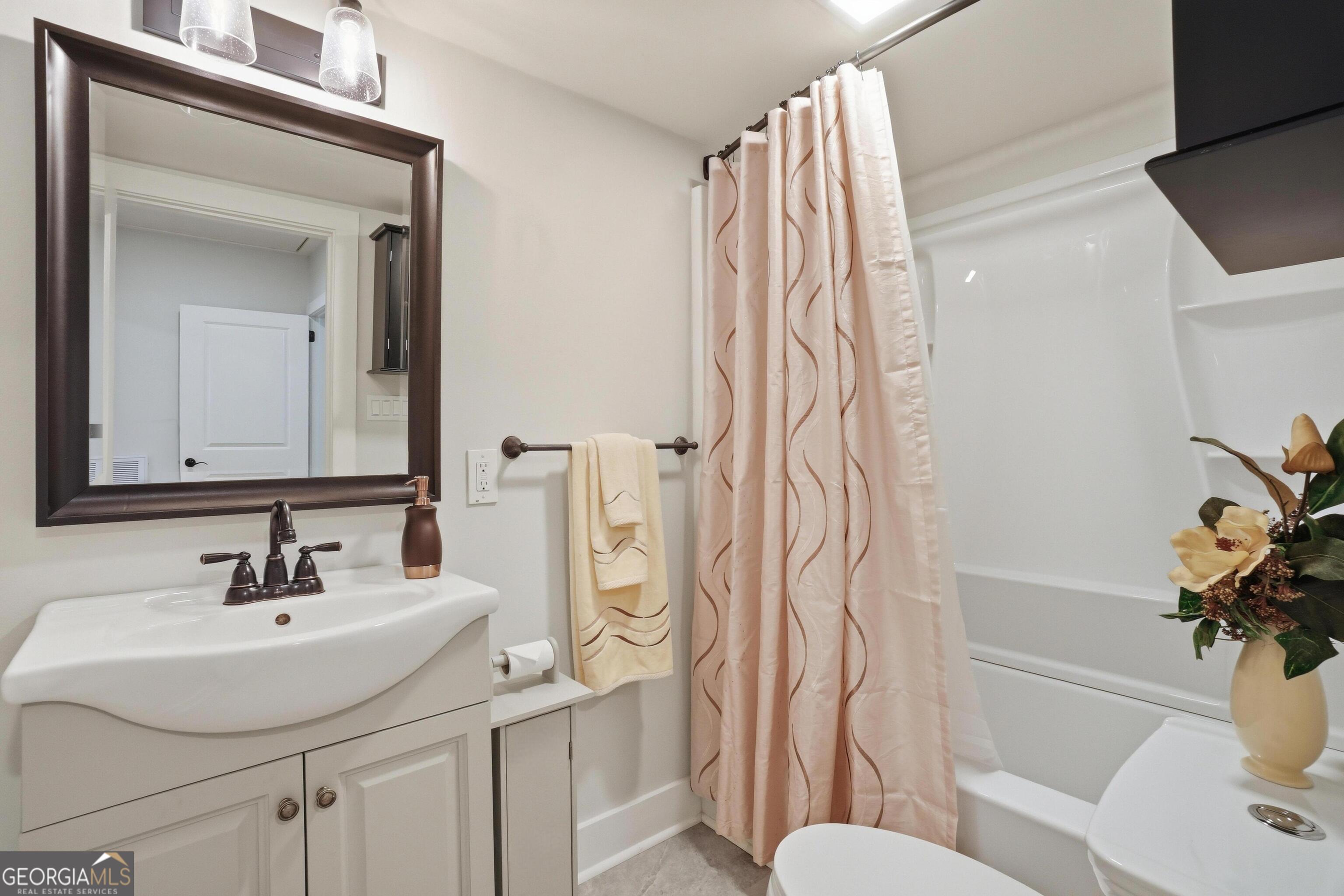 3022 Maple Road Se Property Photo 13