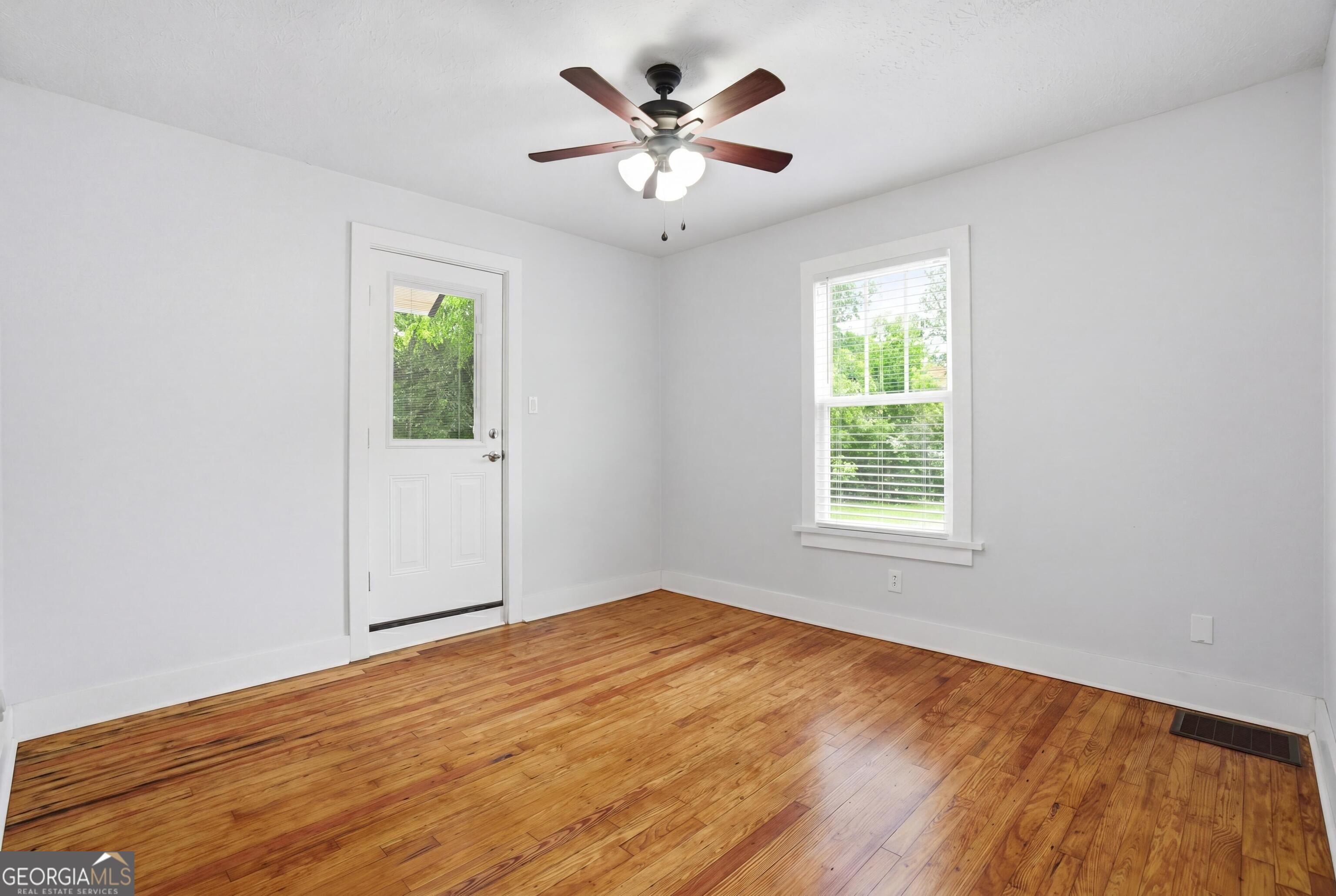 3022 Maple Road Se Property Photo 14