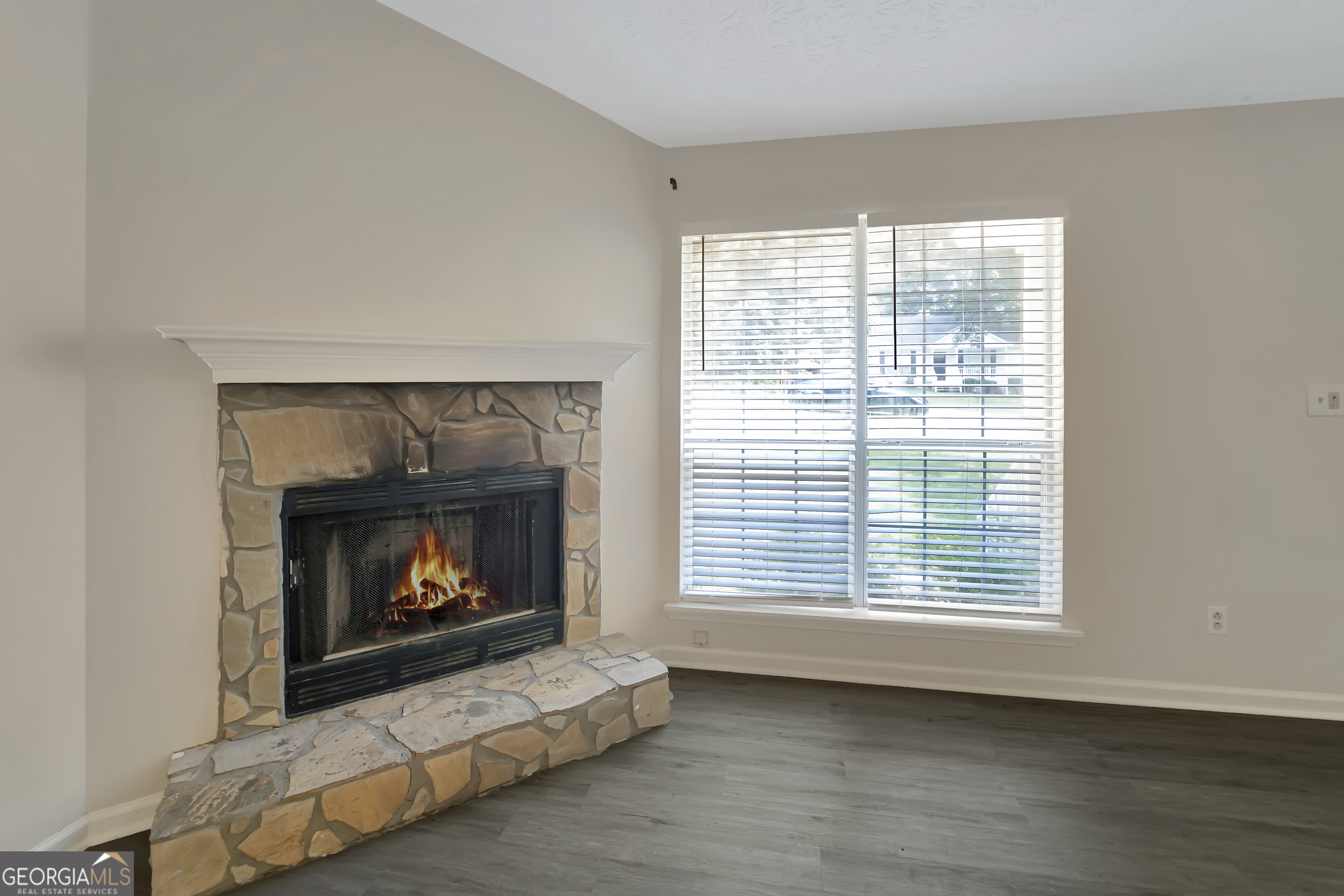107 Woodridge Drive Property Photo 4