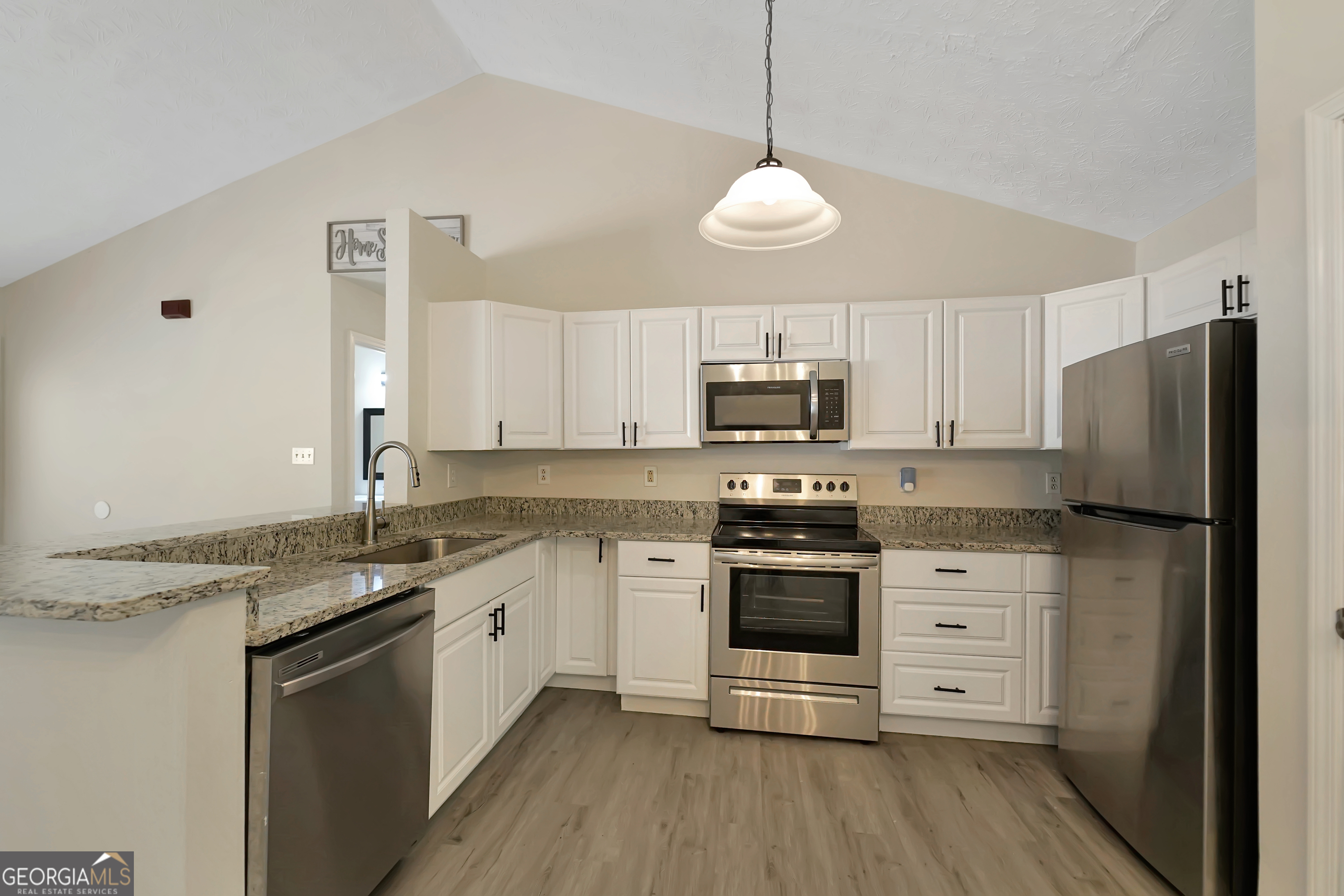 107 Woodridge Drive Property Photo 6