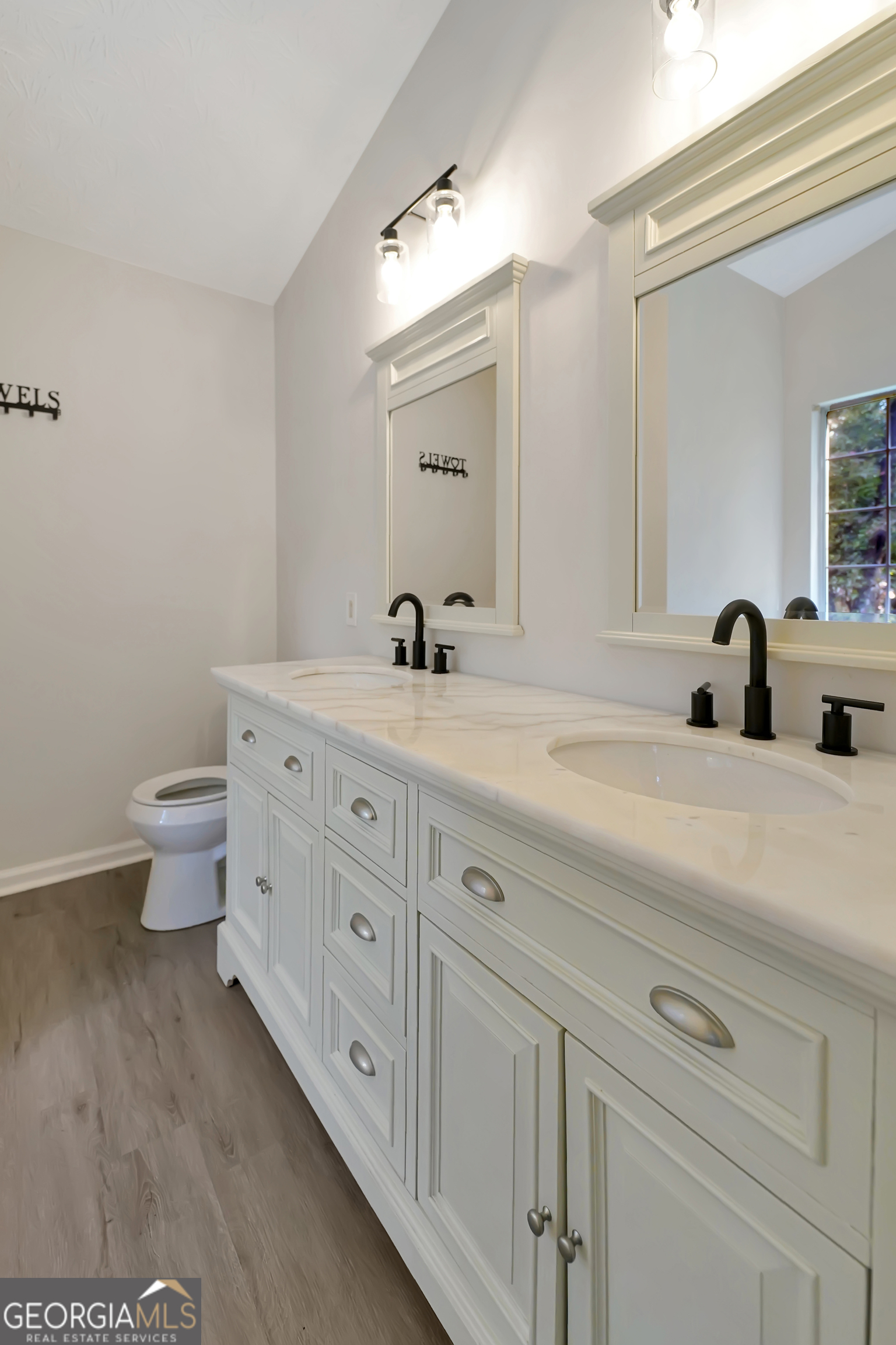 107 Woodridge Drive Property Photo 15