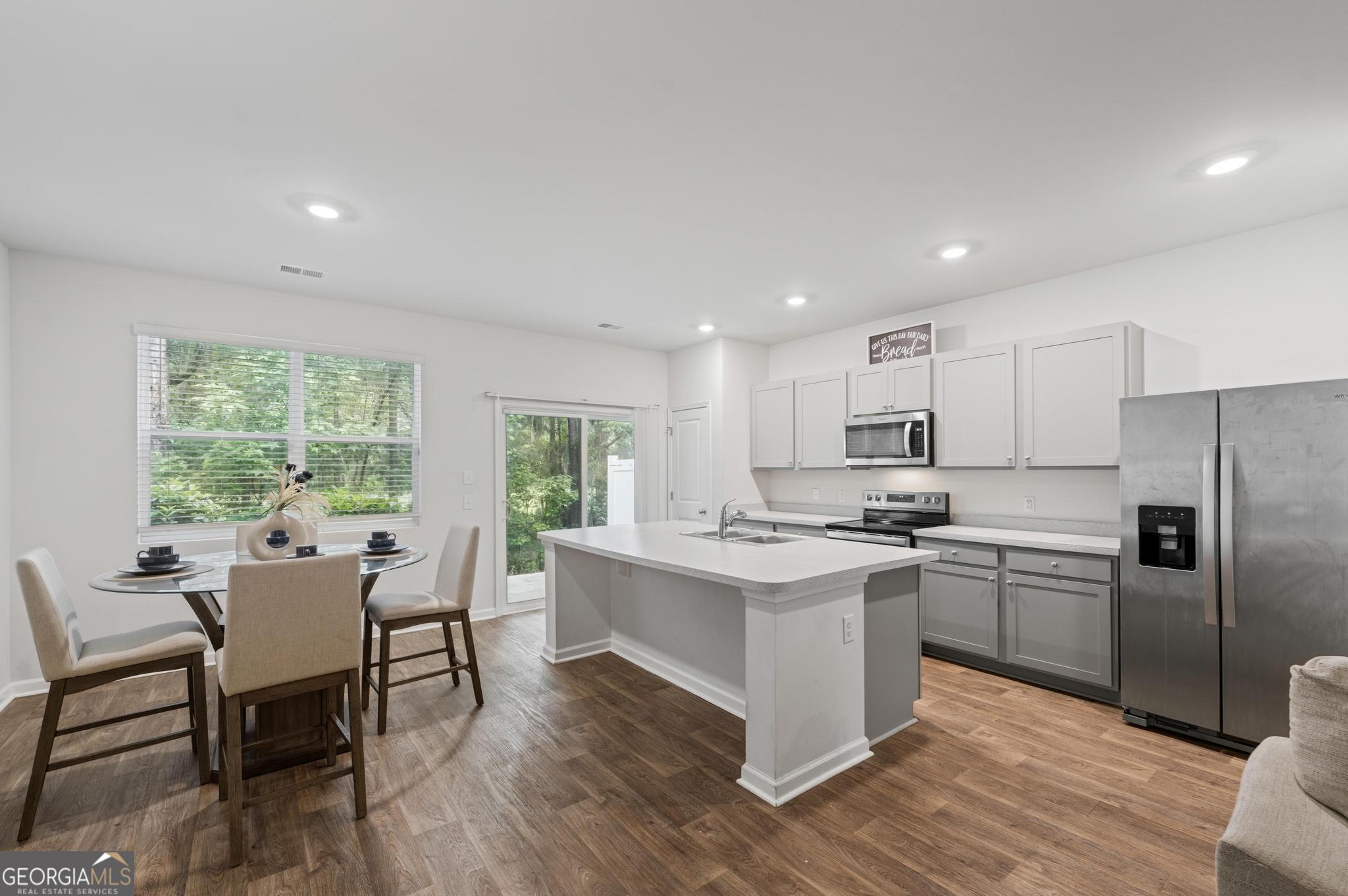 27 Villas Of Garrard Drive Property Photo 8