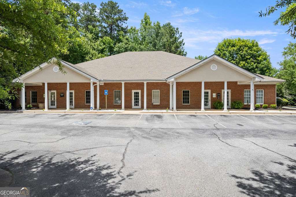 6 Jefferson Parkway Suite D Property Photo 1