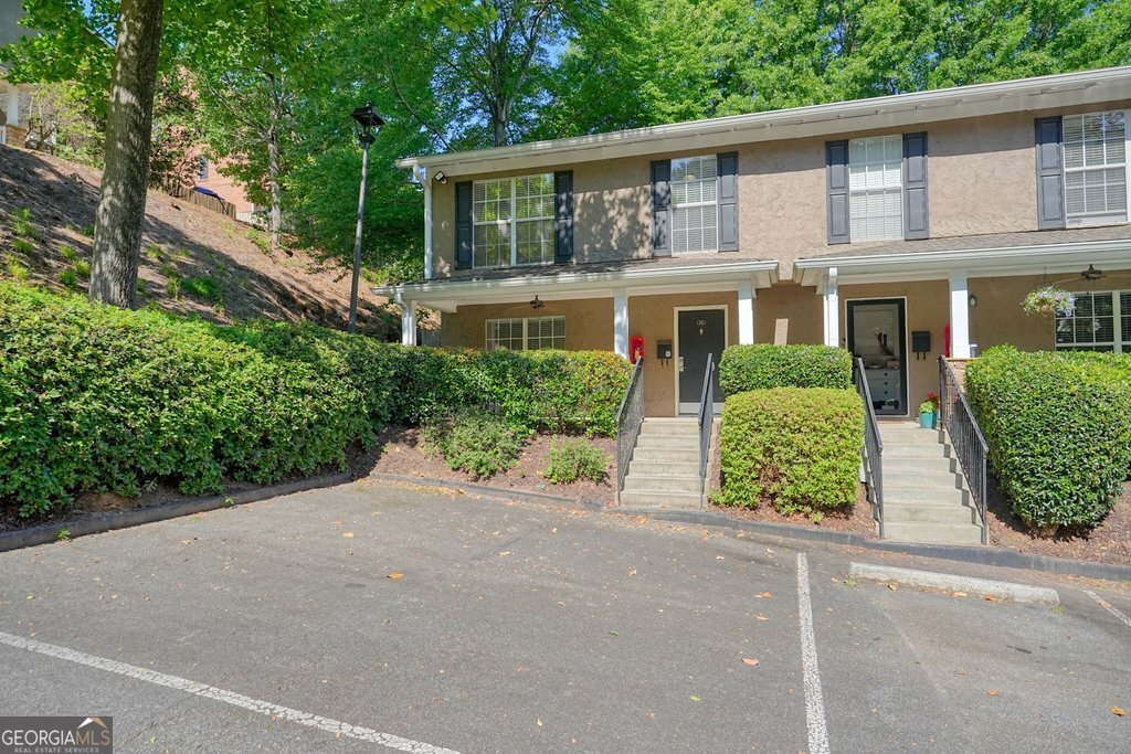 3180 Seven Pines Court # 101 Property Photo 2