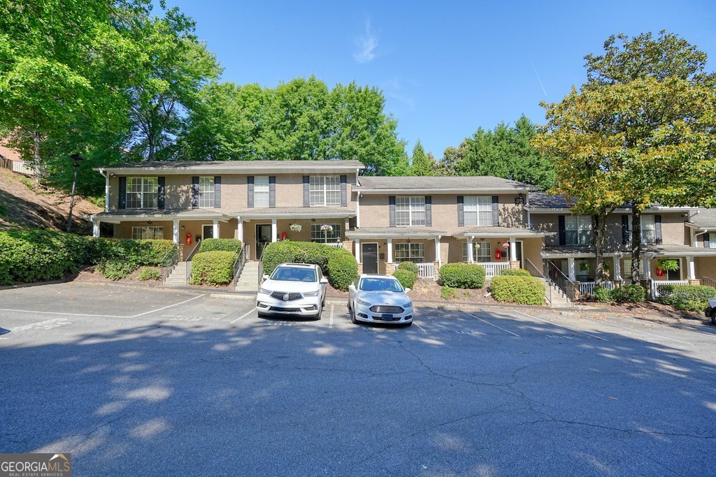 3180 Seven Pines Court # 101 Property Photo 3