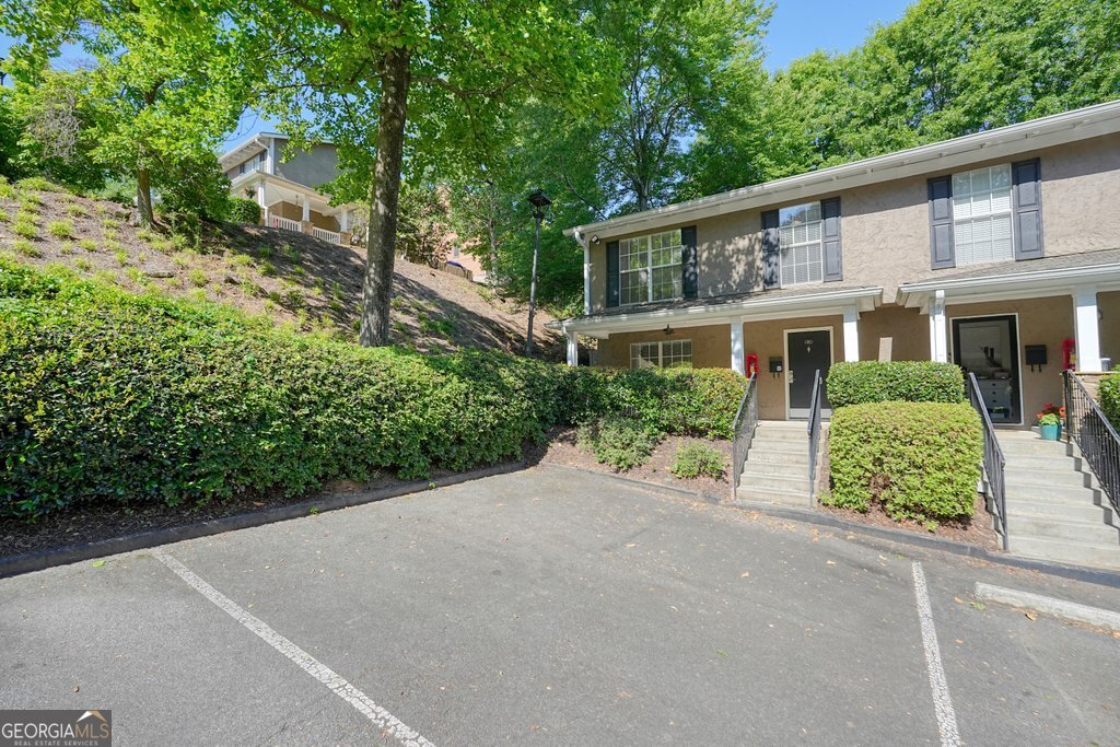 3180 Seven Pines Court # 101 Property Photo 4