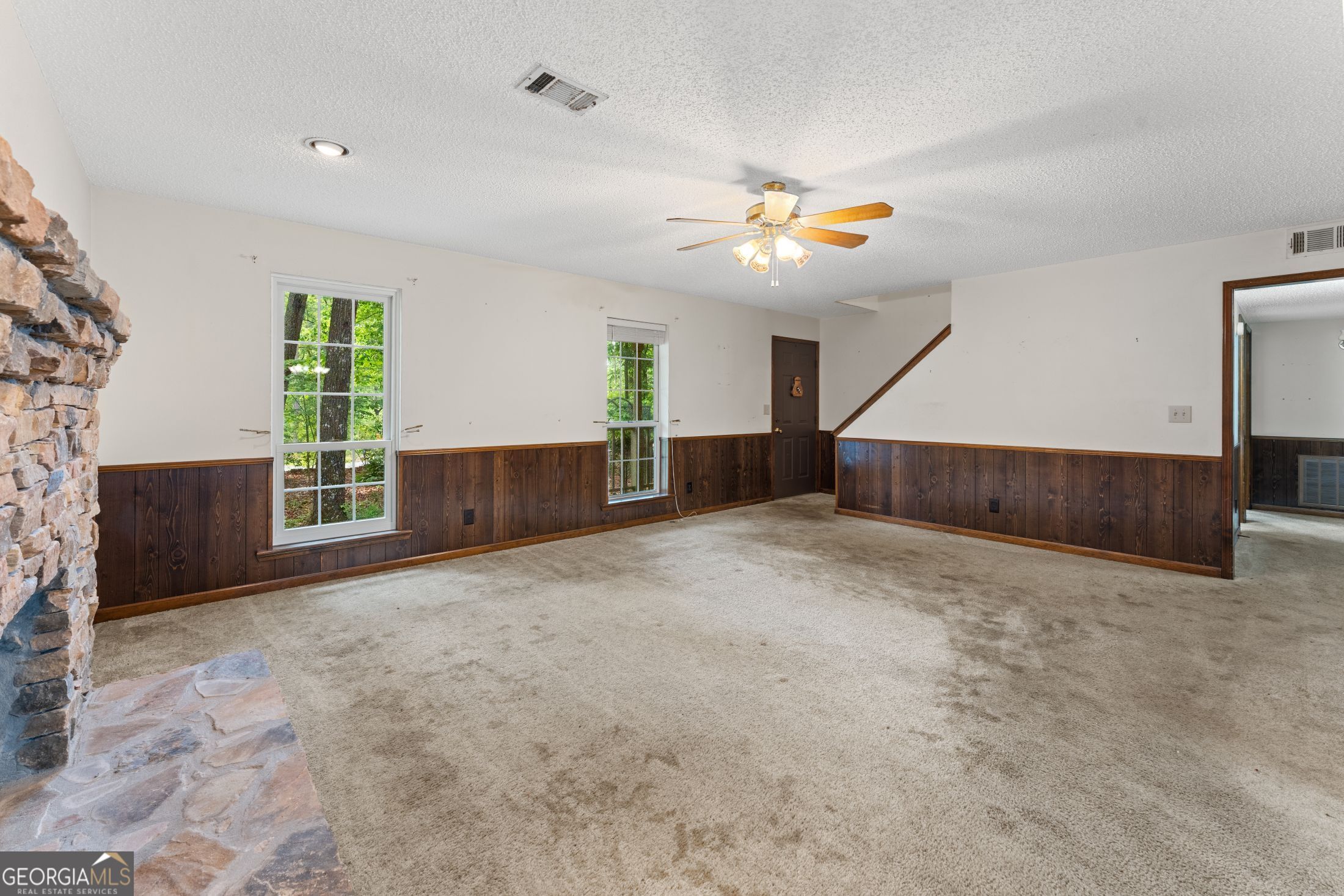 2498 Forestdale Drive Property Photo 5