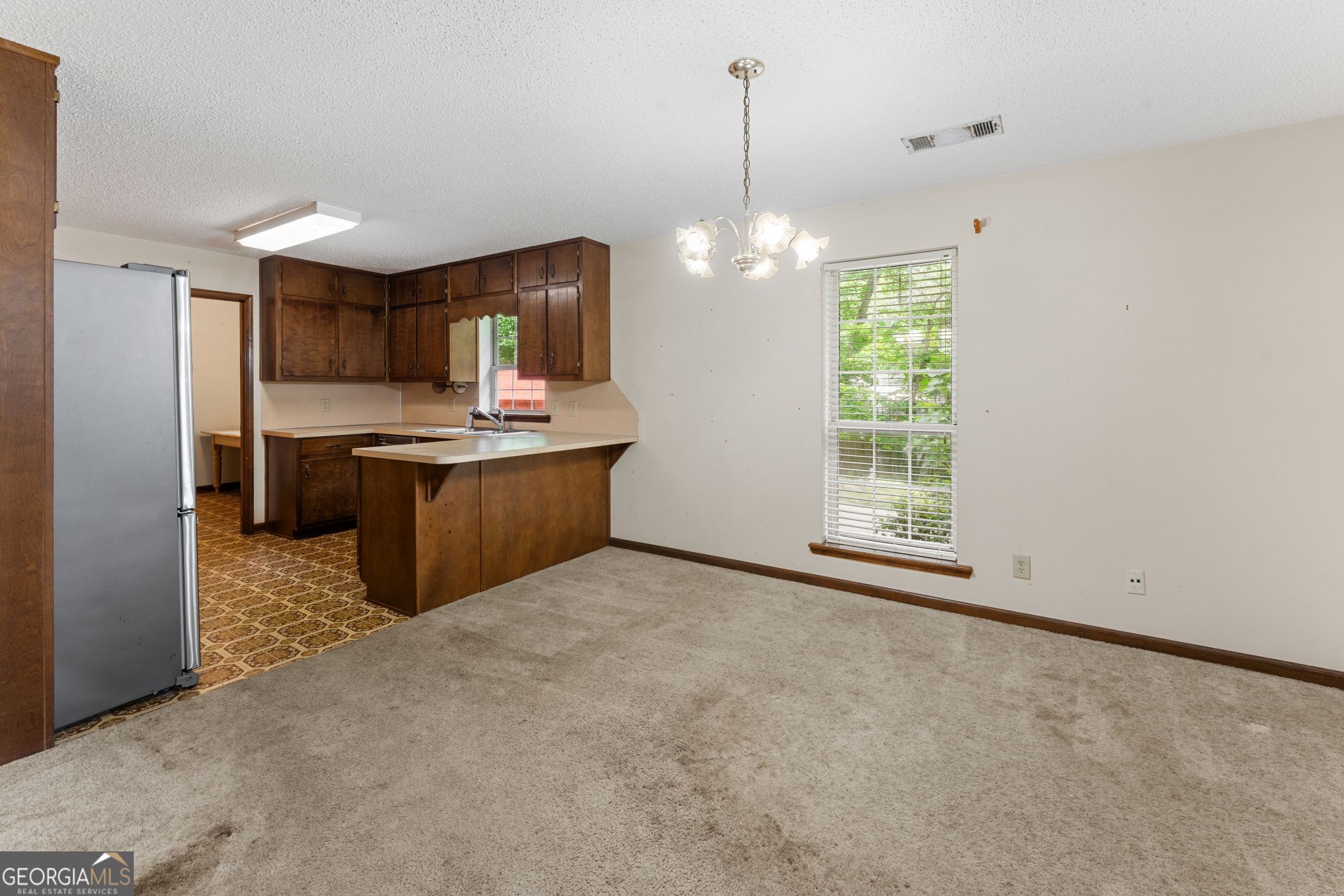 2498 Forestdale Drive Property Photo 8
