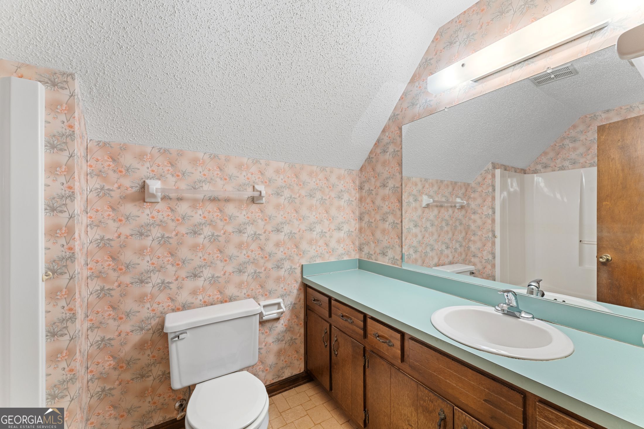 2498 Forestdale Drive Property Photo 11