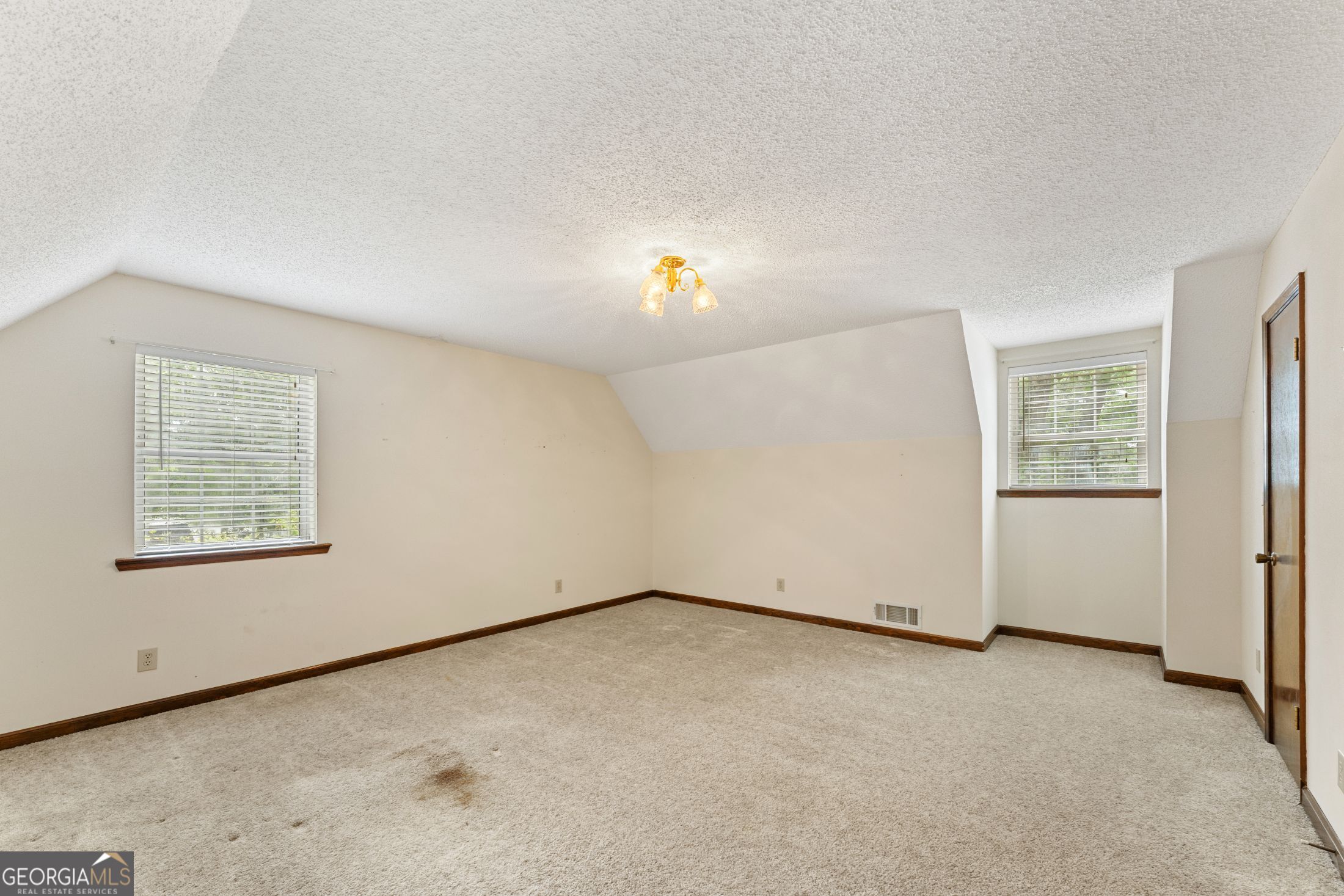 2498 Forestdale Drive Property Photo 12