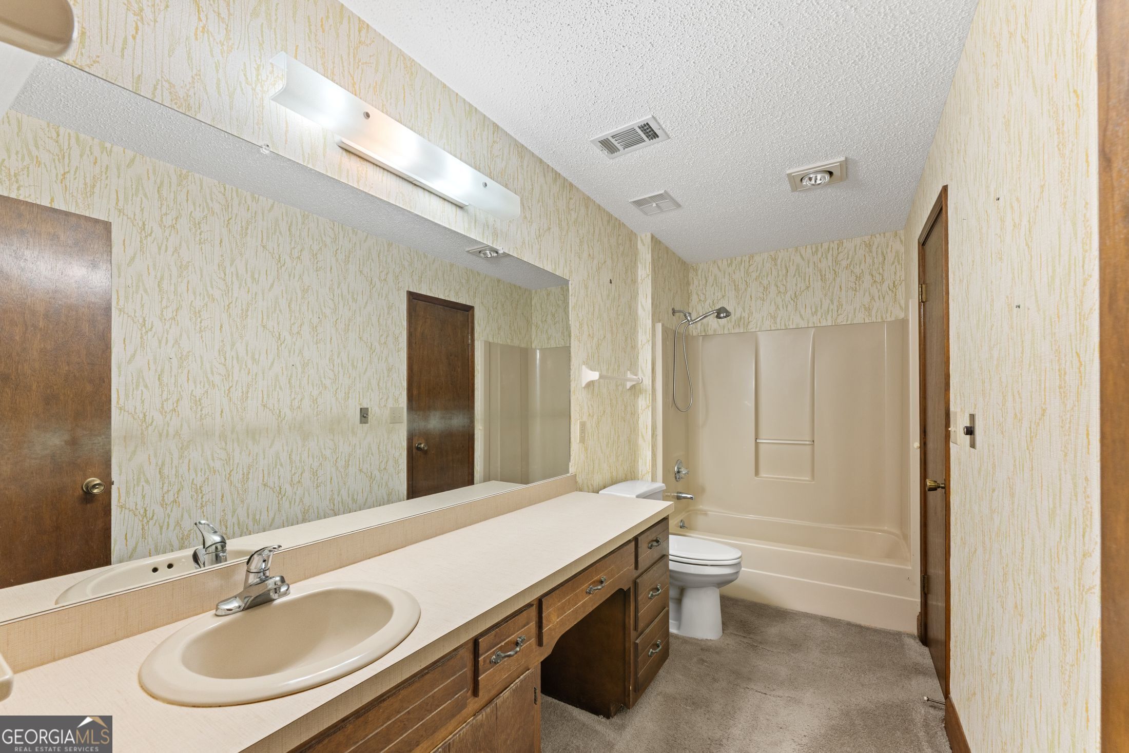 2498 Forestdale Drive Property Photo 13