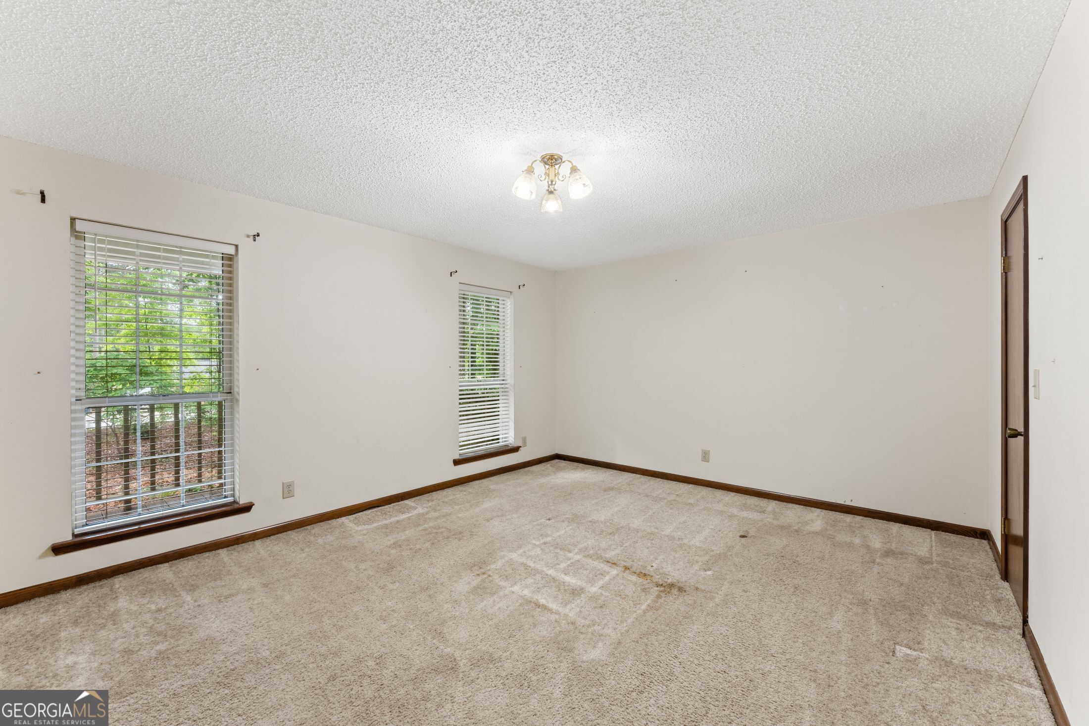 2498 Forestdale Drive Property Photo 14