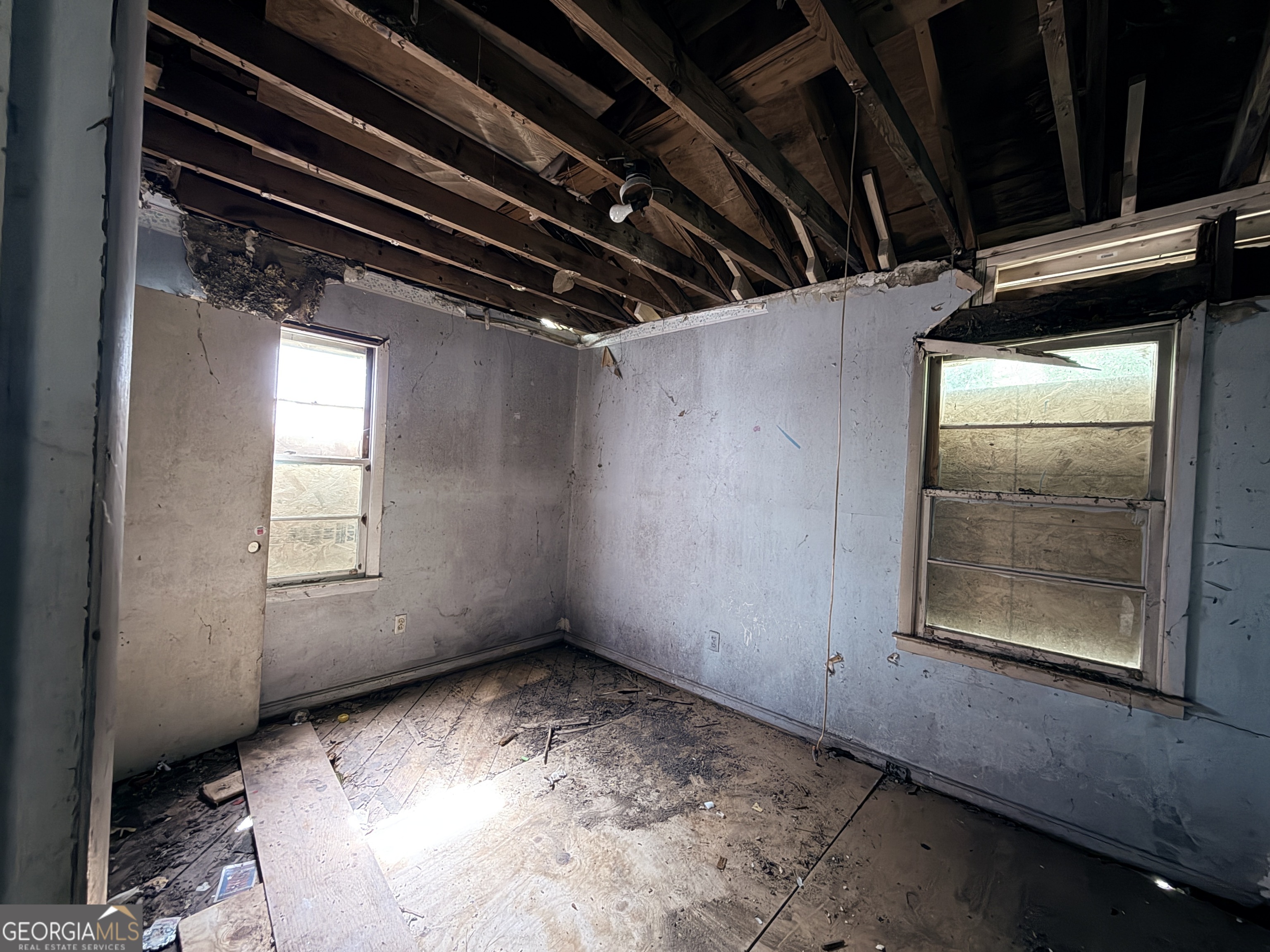 1582 Bridgeport Drive Nw Property Photo 2
