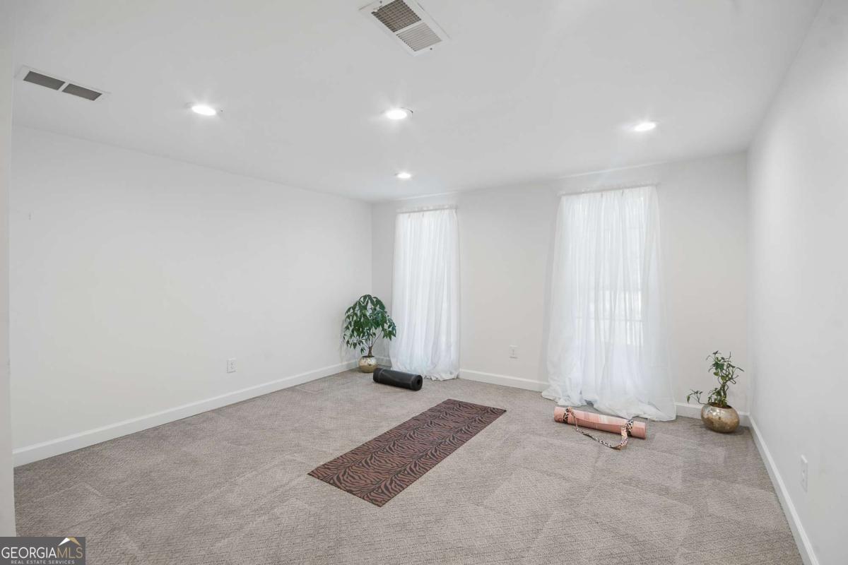 185 Chickering Lake Drive Property Photo 38