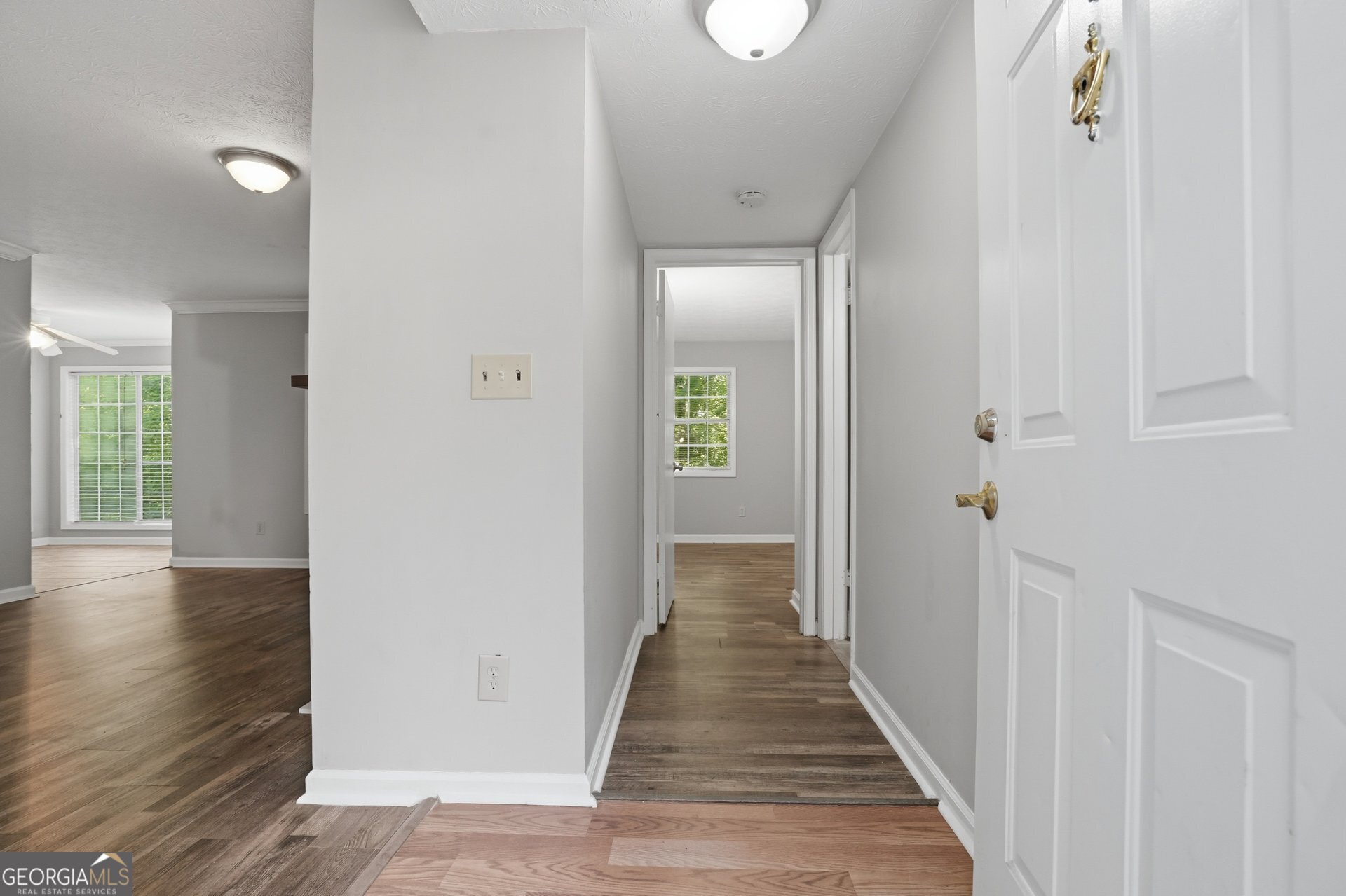 704 Glenleaf Drive Property Photo 3
