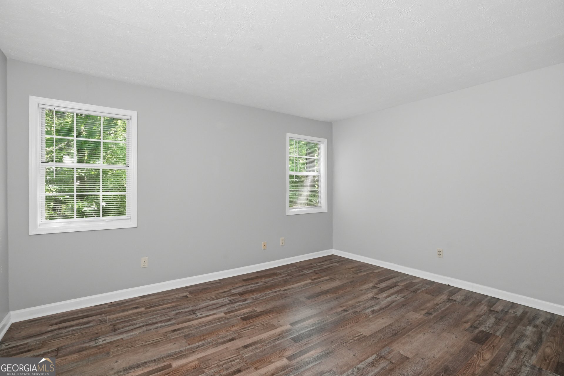 704 Glenleaf Drive Property Photo 14