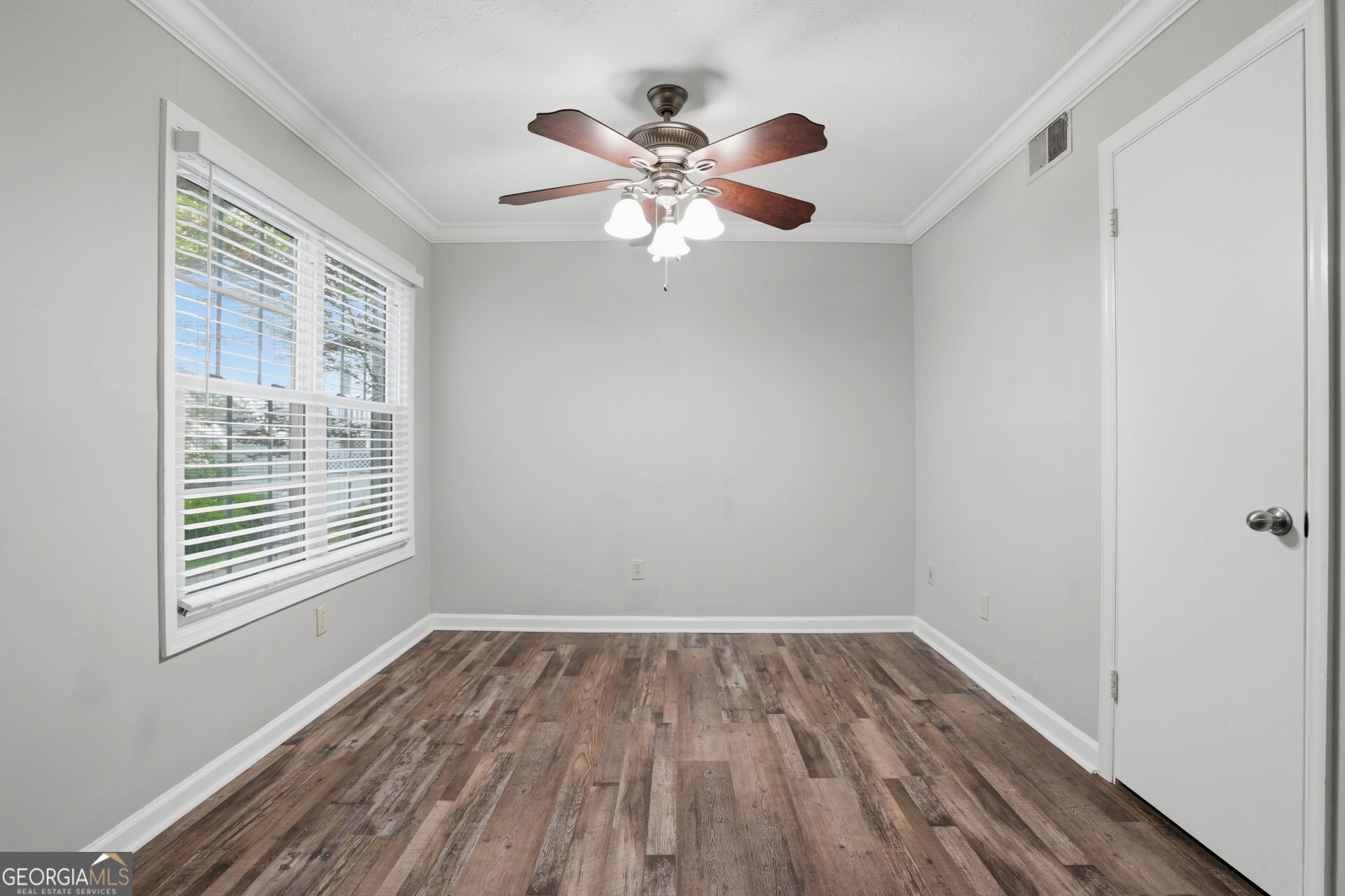 704 Glenleaf Drive Property Photo 16