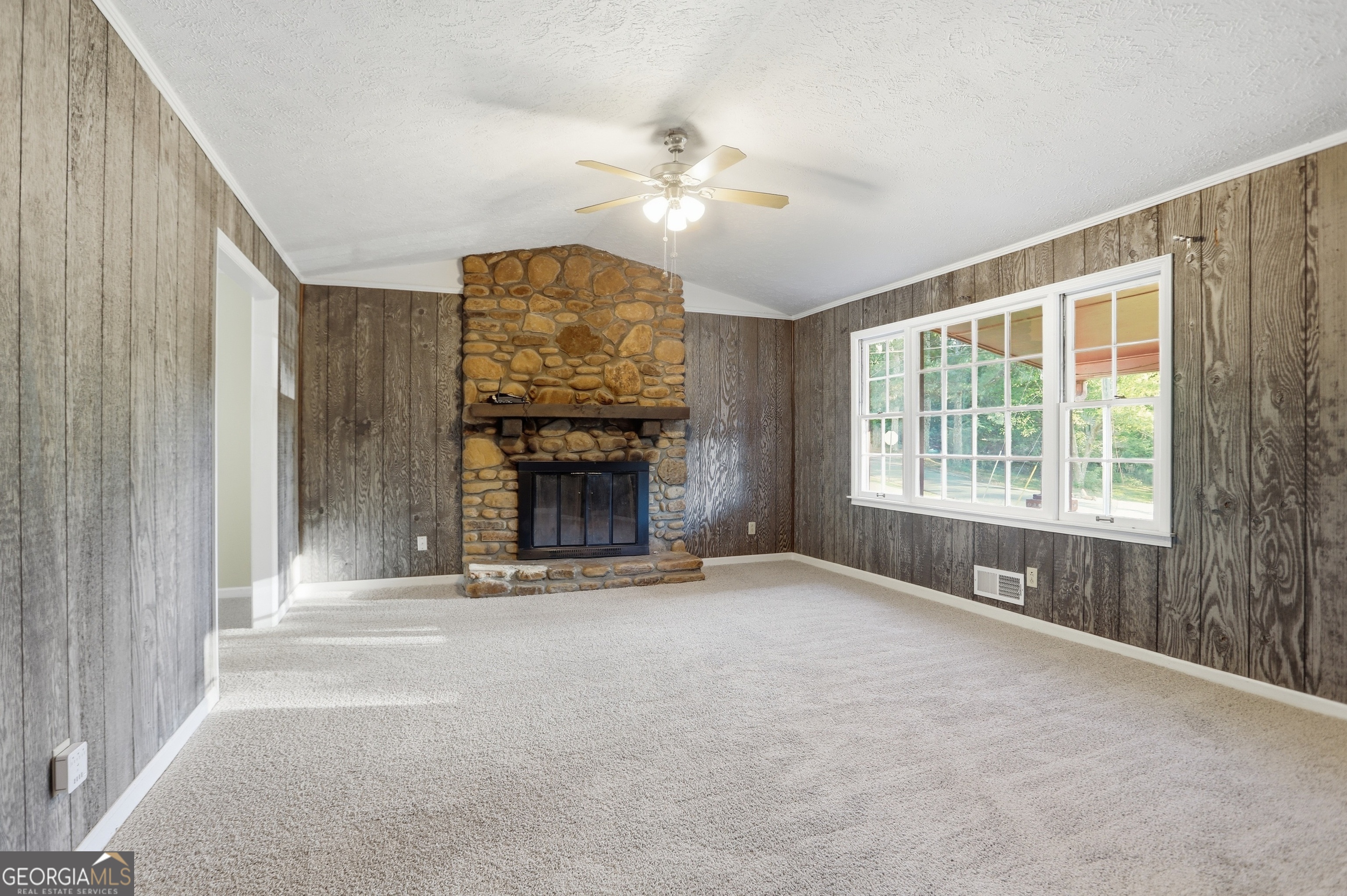 6742 Kellogg Drive Property Photo 3
