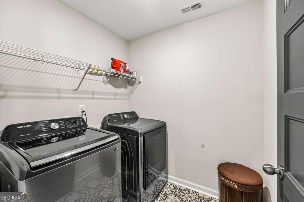 106 Kingston Circle Property Photo 29