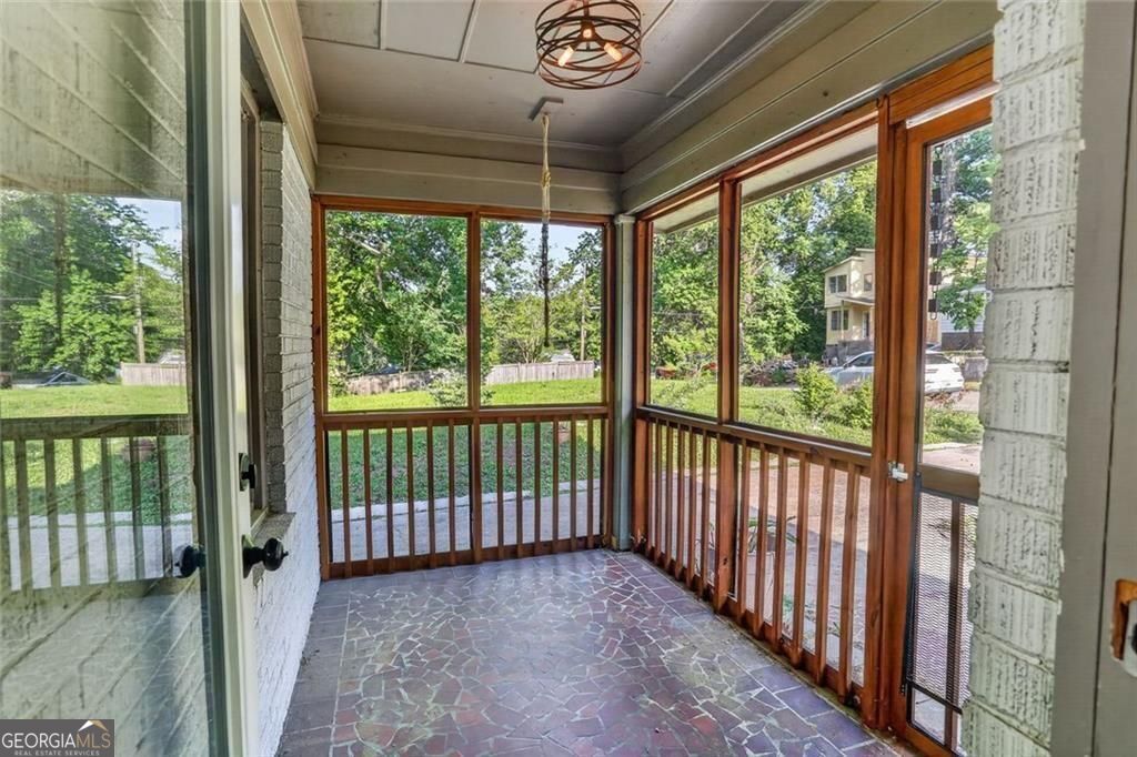 1311 Bernard Street Nw Property Photo 3