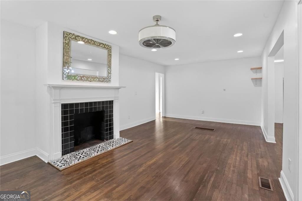 1311 Bernard Street Nw Property Photo 4