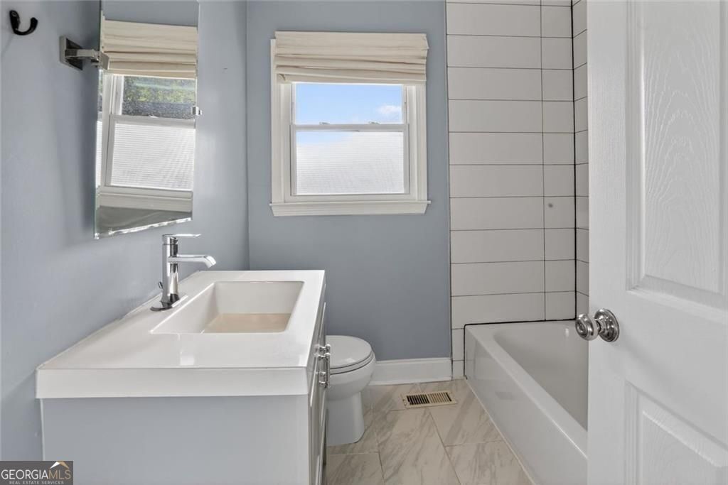1311 Bernard Street Nw Property Photo 21