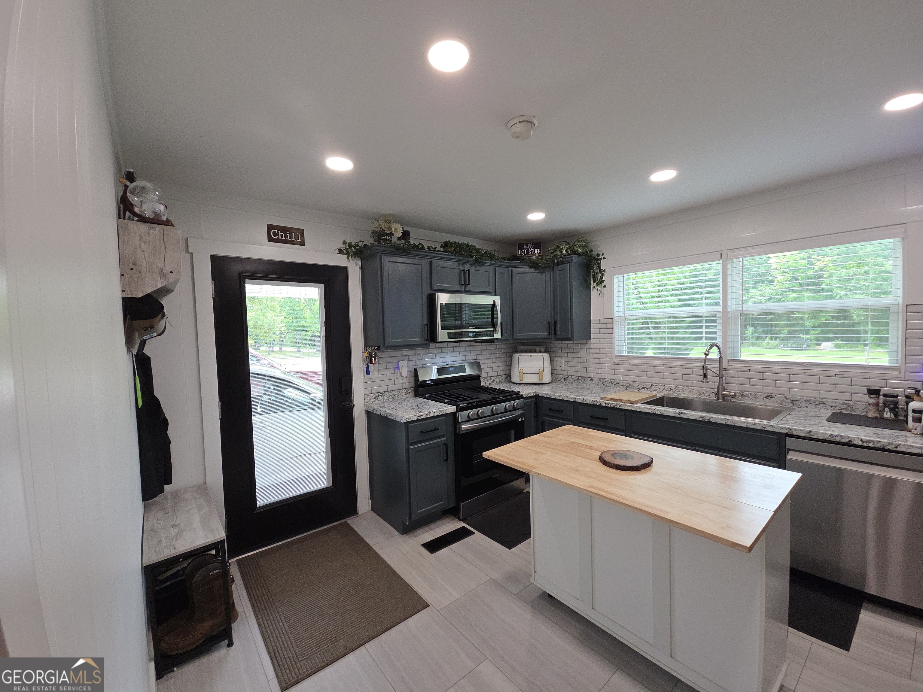 395 E Milner Road Property Photo 4