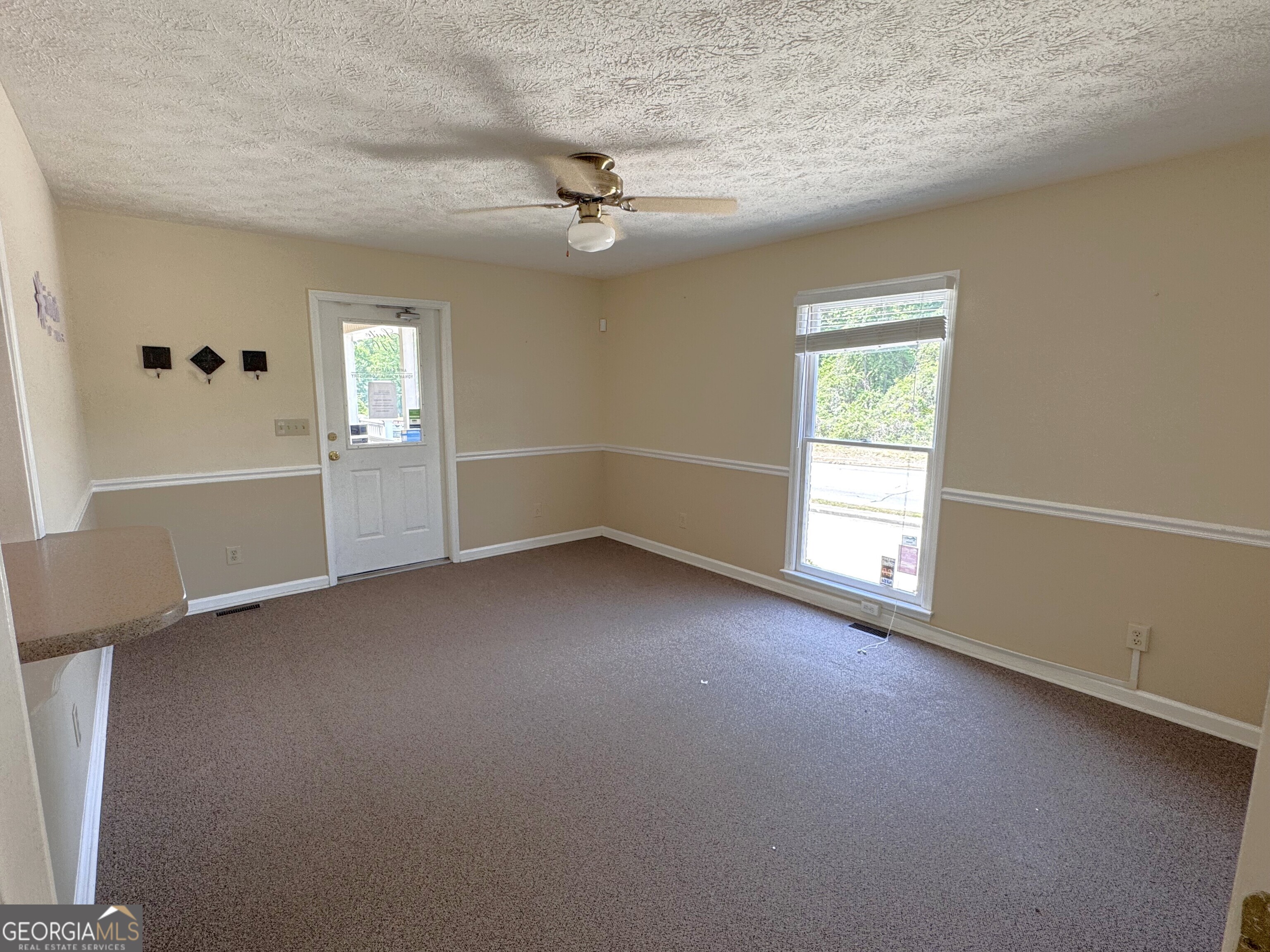 471 S Main Street Property Photo 4