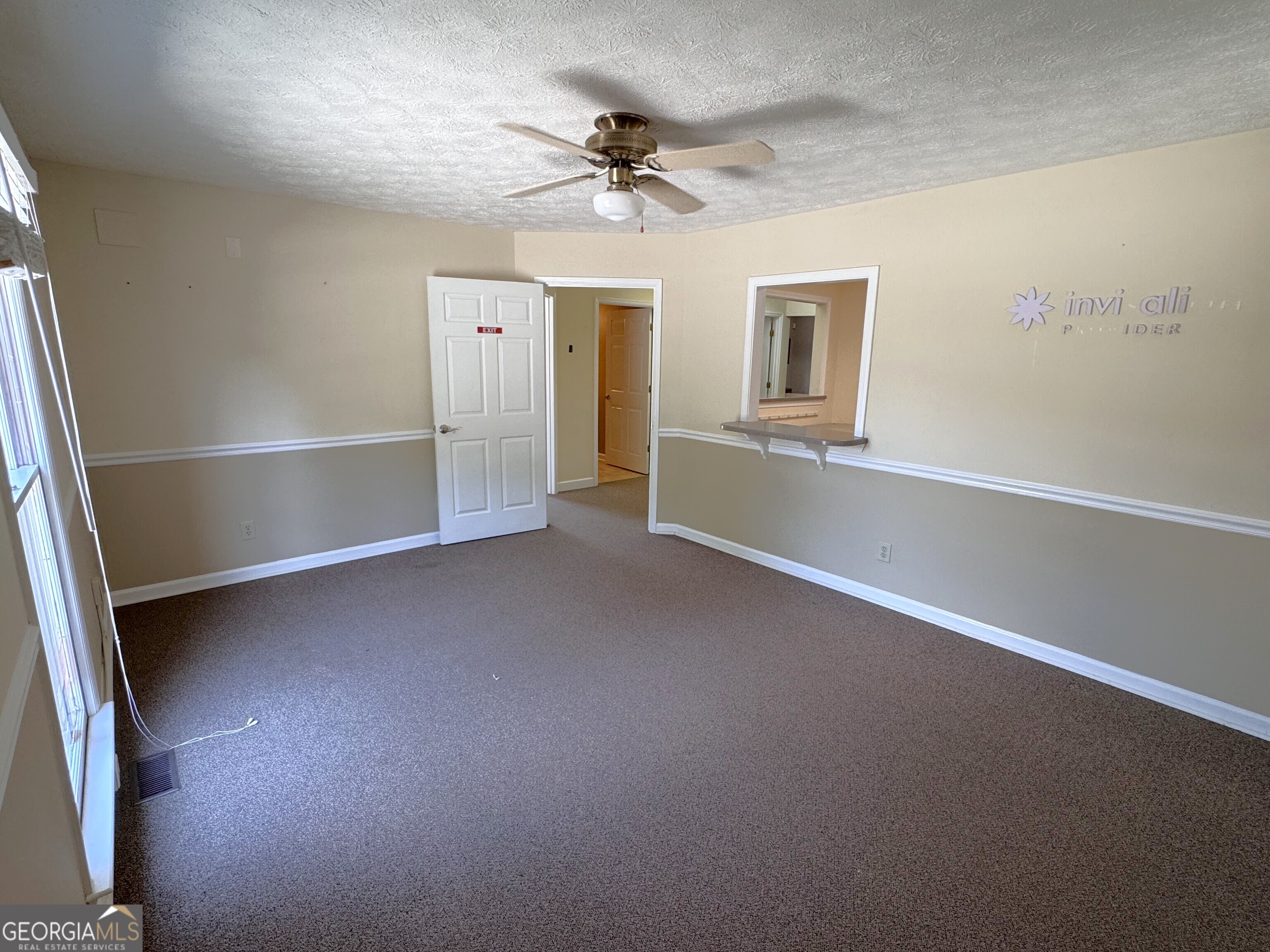 471 S Main Street Property Photo 5