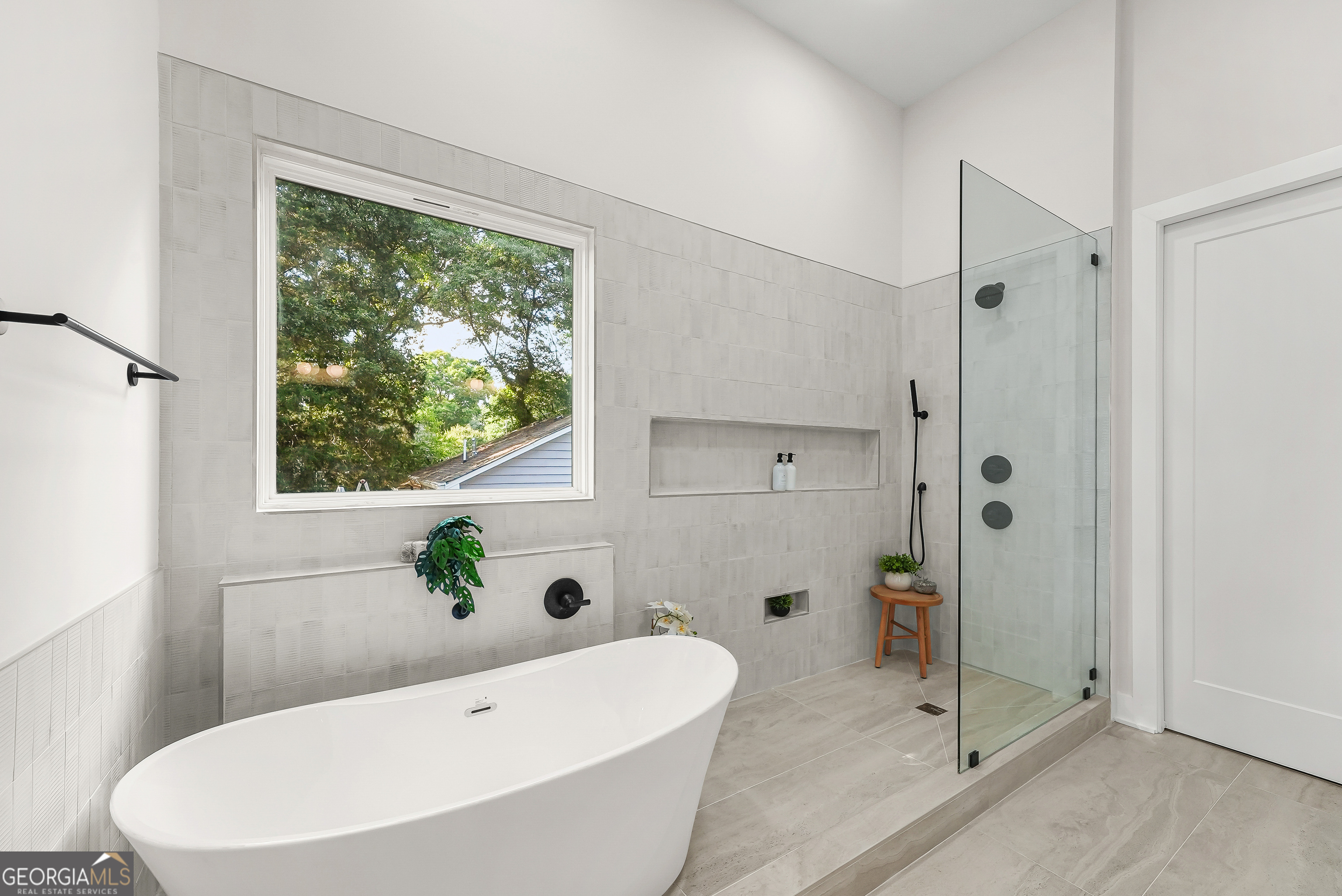 808 East Avenue Property Photo 22