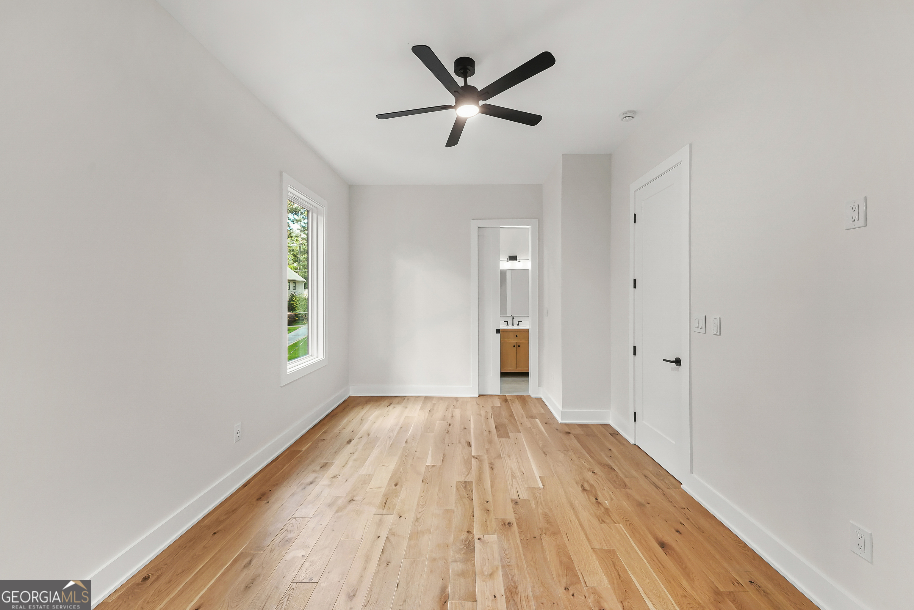 808 East Avenue Property Photo 28