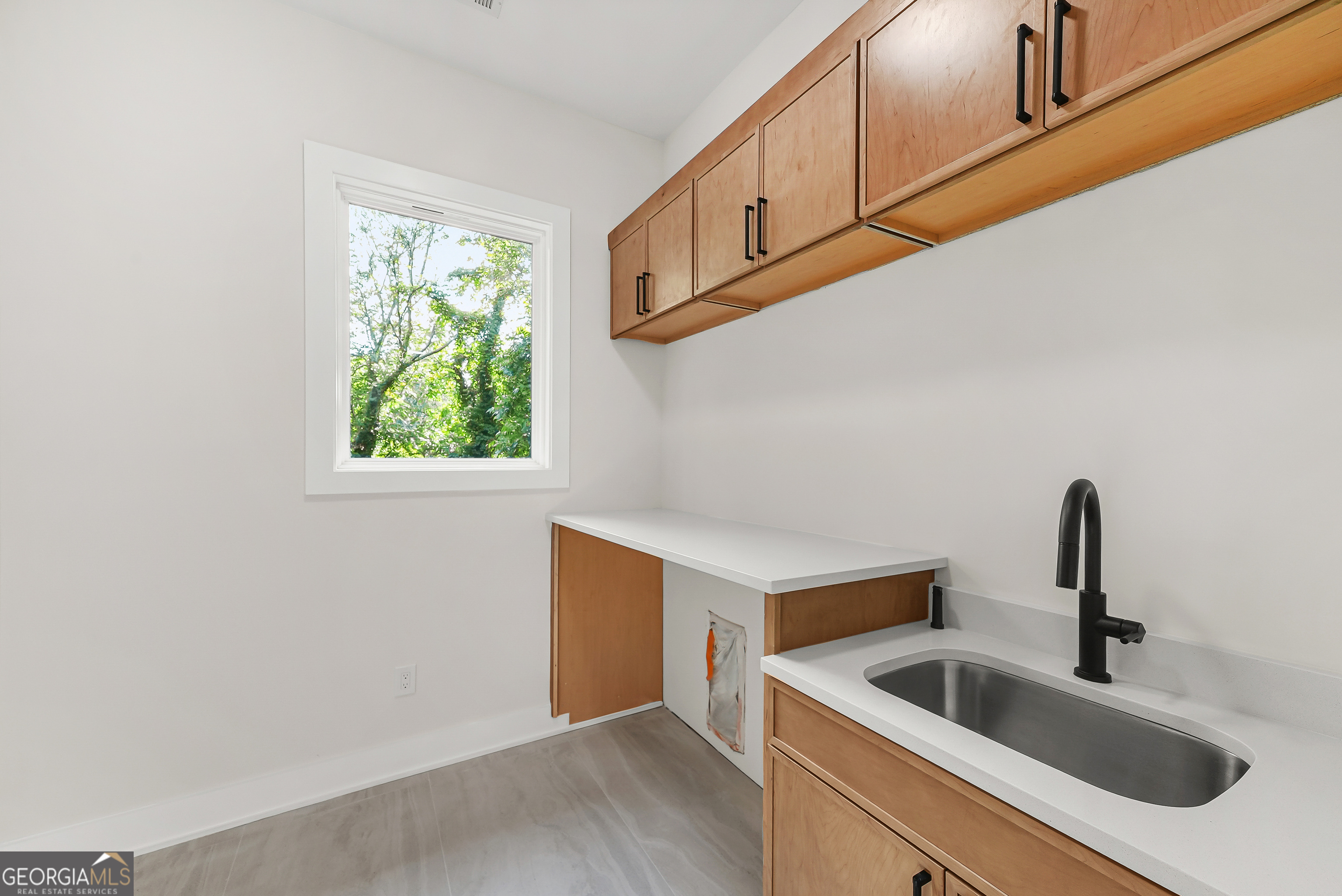 808 East Avenue Property Photo 34